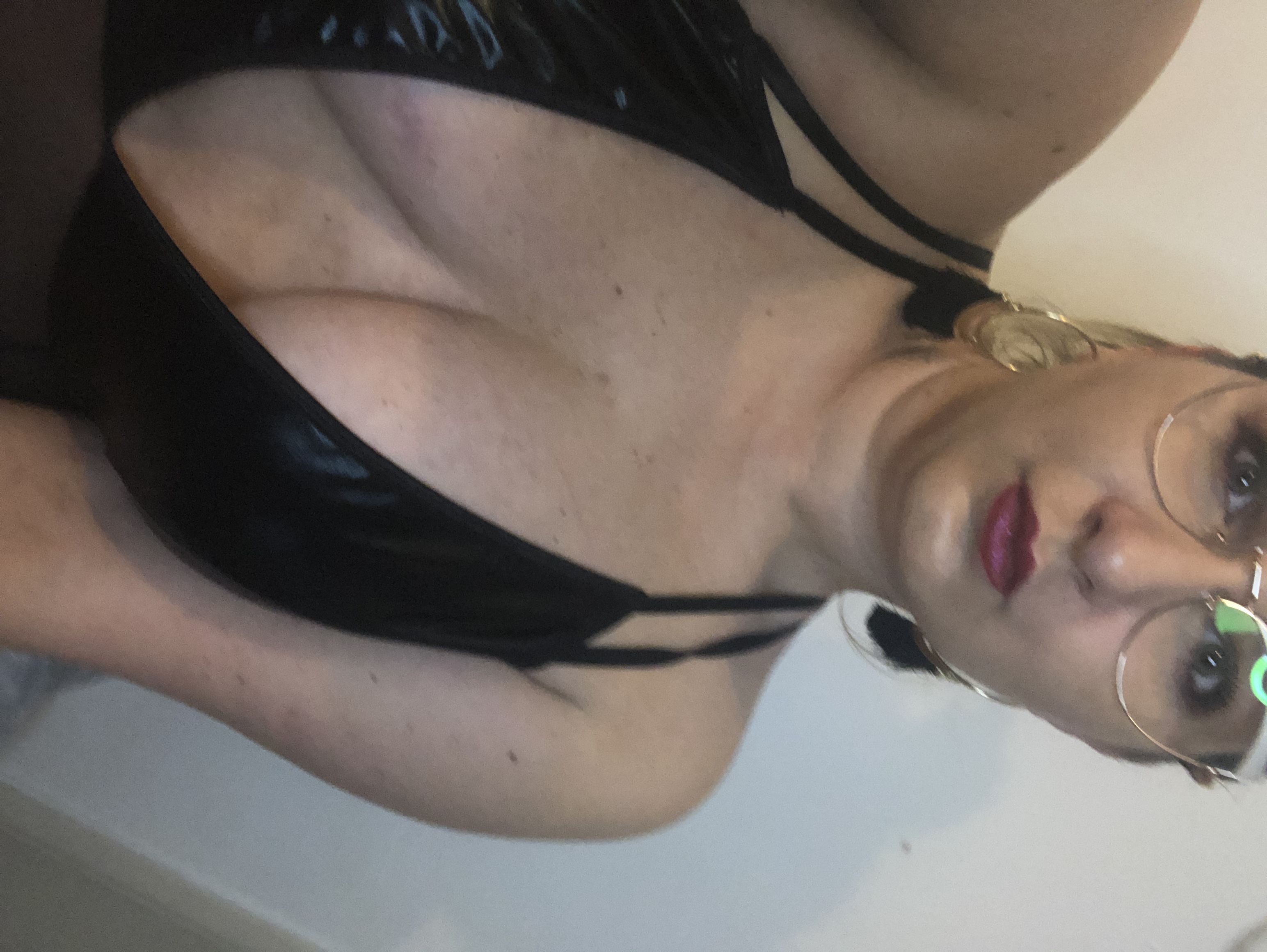 https://cdn.adultwork.com/gallery/G12/8585667.jpg