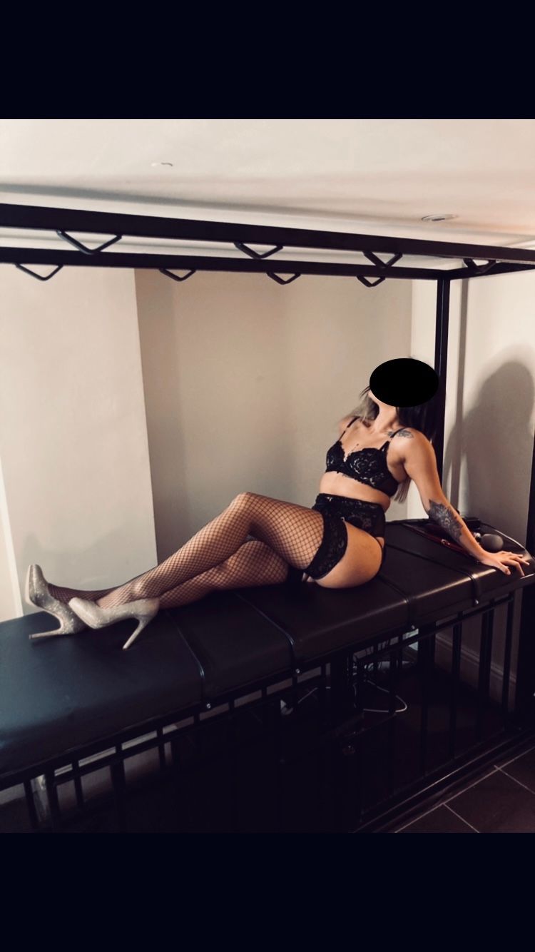 https://cdn.adultwork.com/gallery/G12/8586072.jpg