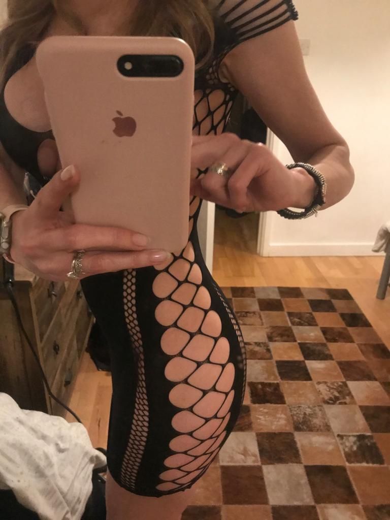 https://cdn.adultwork.com/gallery/G12/8589010.jpg