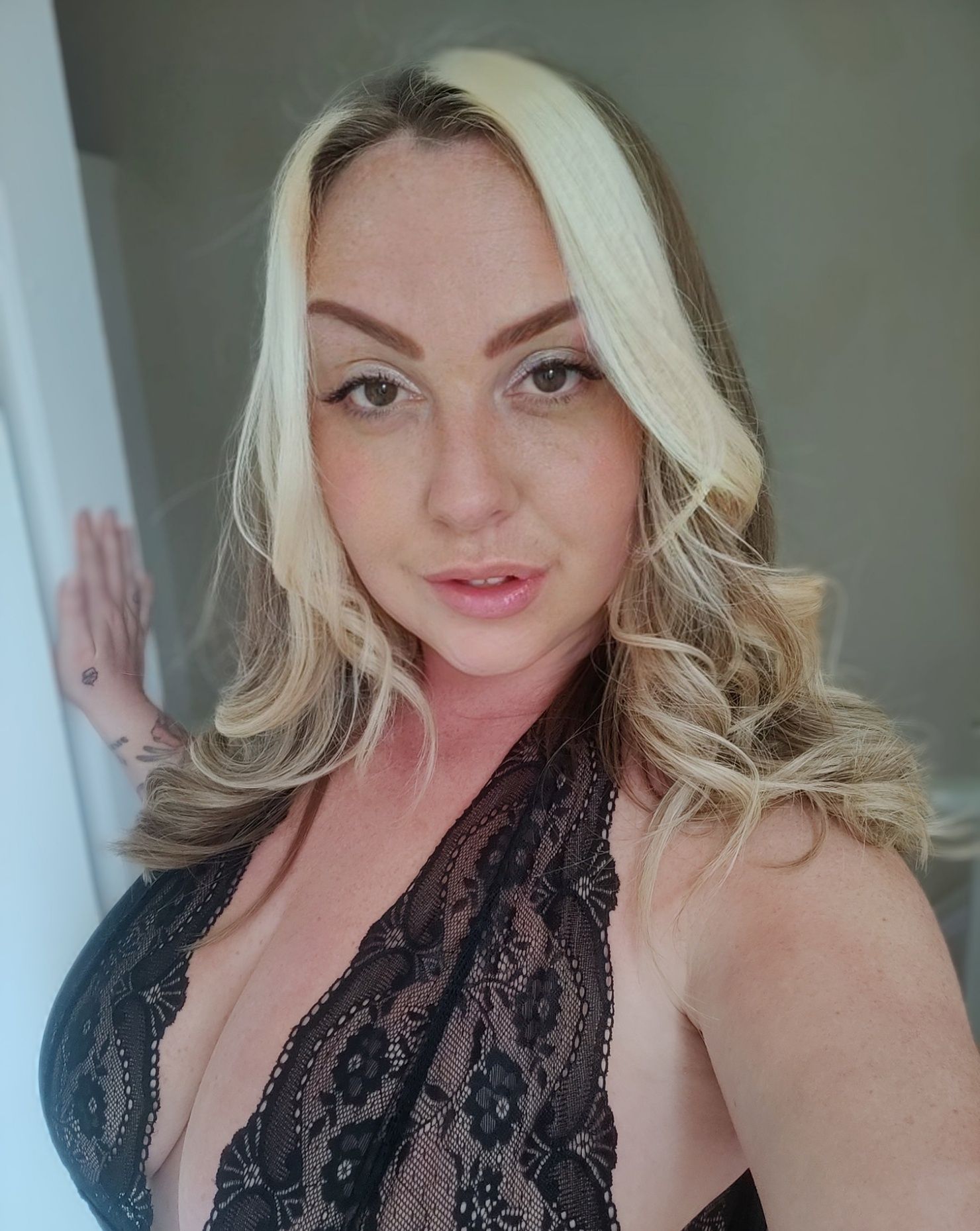 https://cdn.adultwork.com/gallery/G12/8591132.jpg