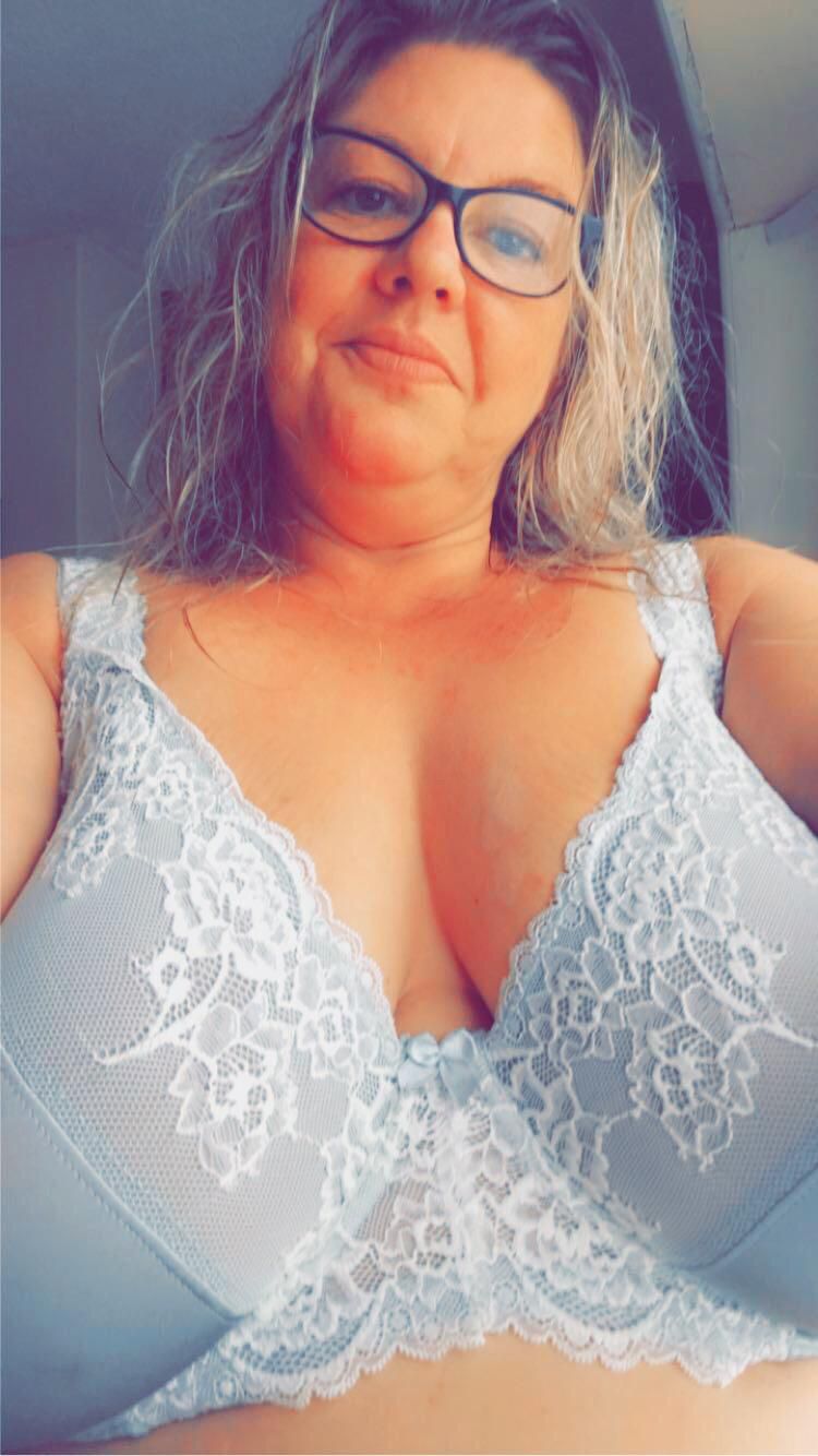 https://cdn.adultwork.com/gallery/G12/8593405.jpg