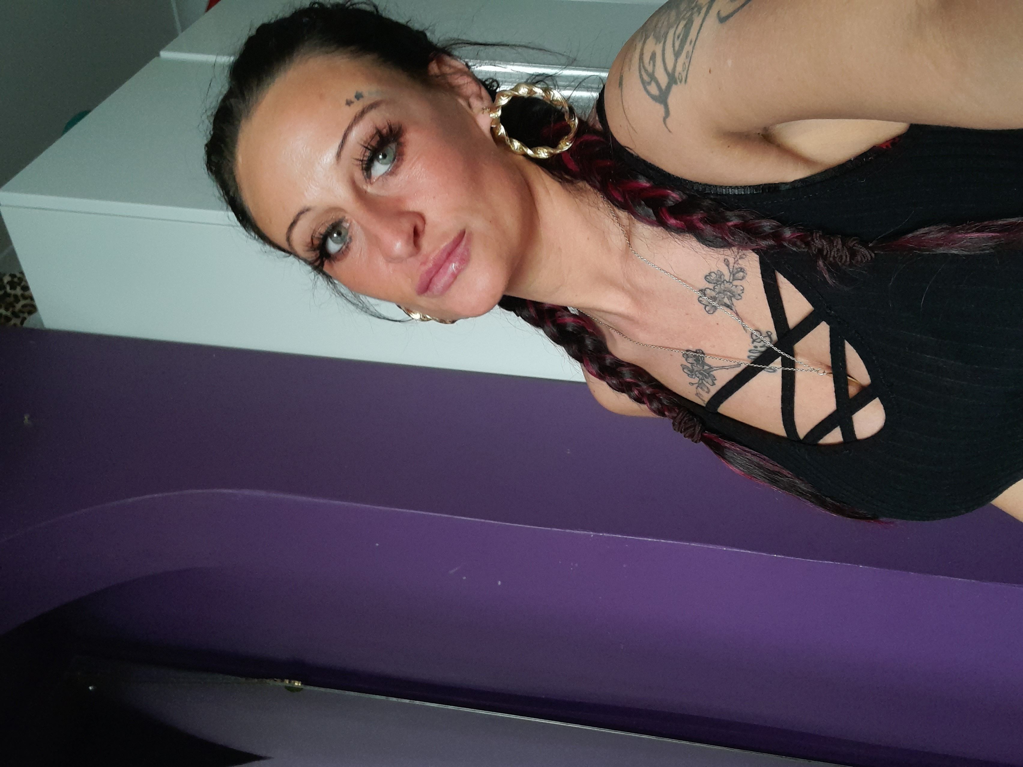 https://cdn.adultwork.com/gallery/G12/8596273.jpg