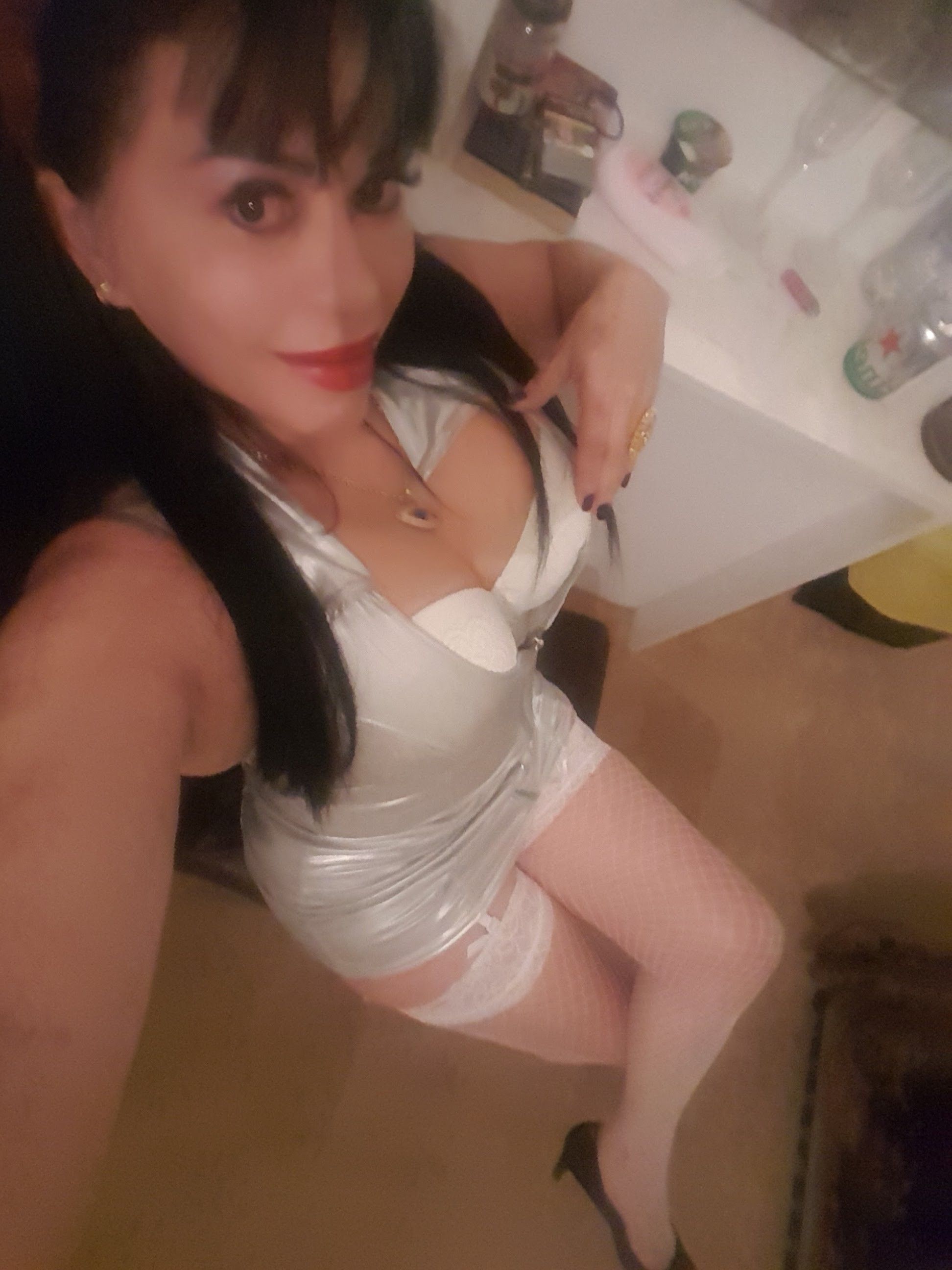 https://cdn.adultwork.com/gallery/G12/8596363.jpg