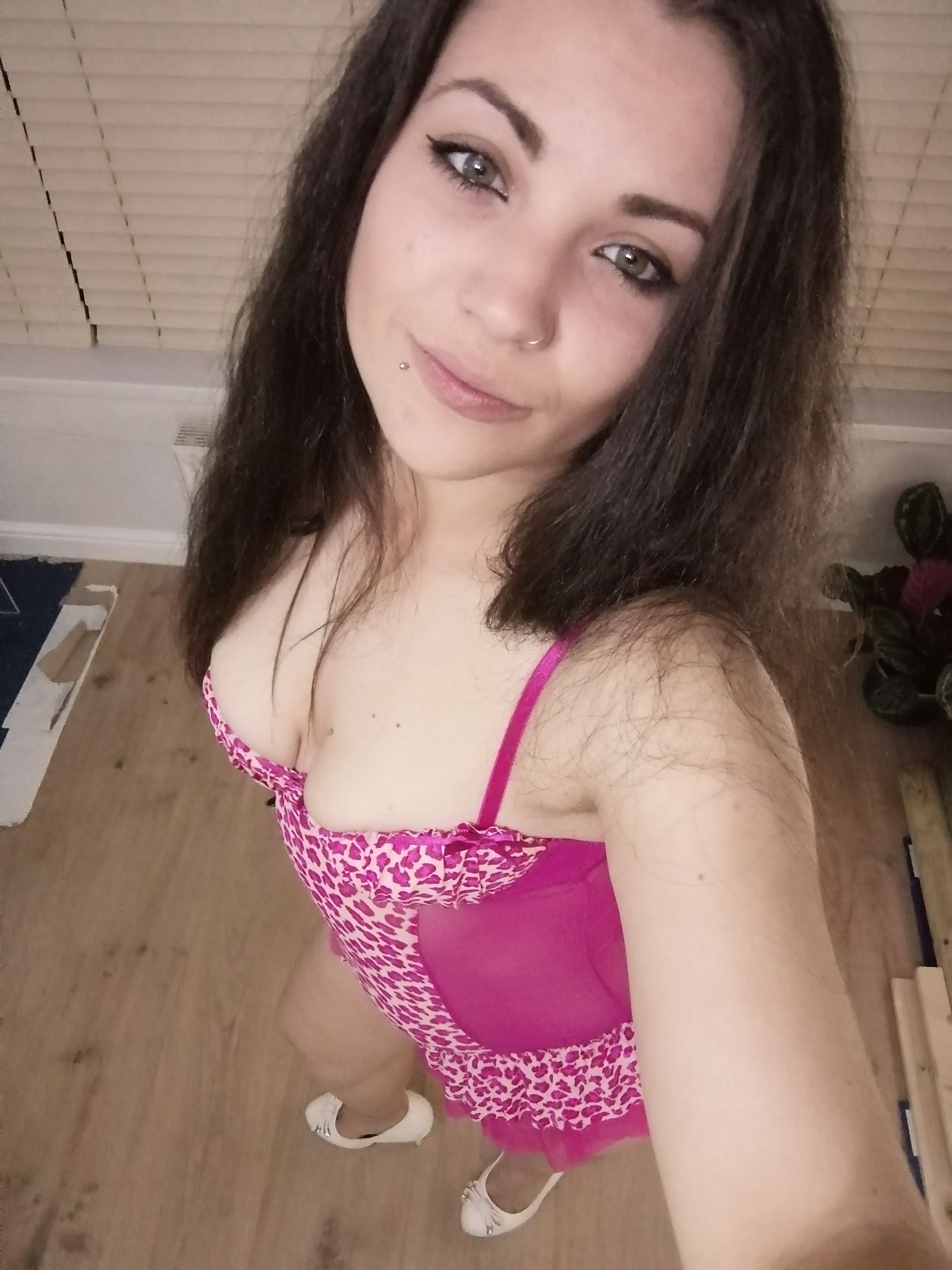 https://cdn.adultwork.com/gallery/G12/8599158.jpg