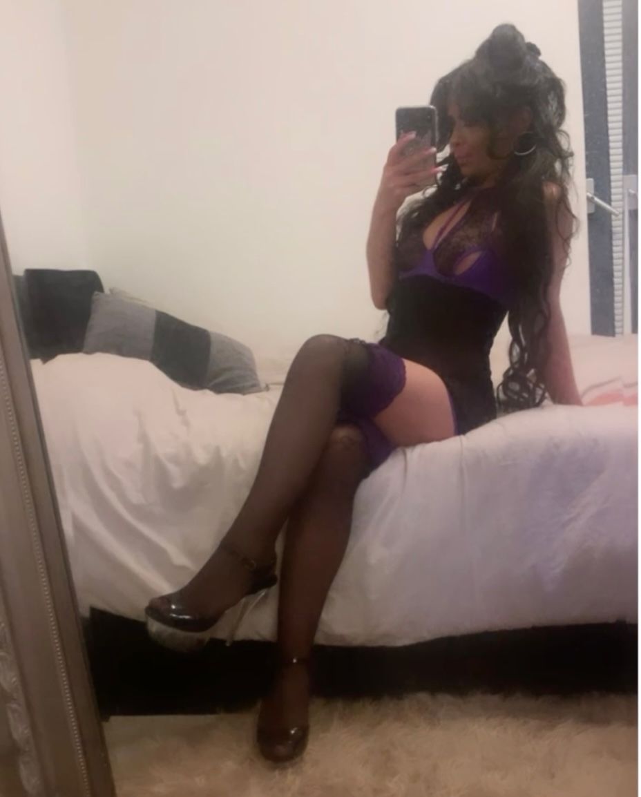 https://cdn.adultwork.com/gallery/G12/8601217.jpg