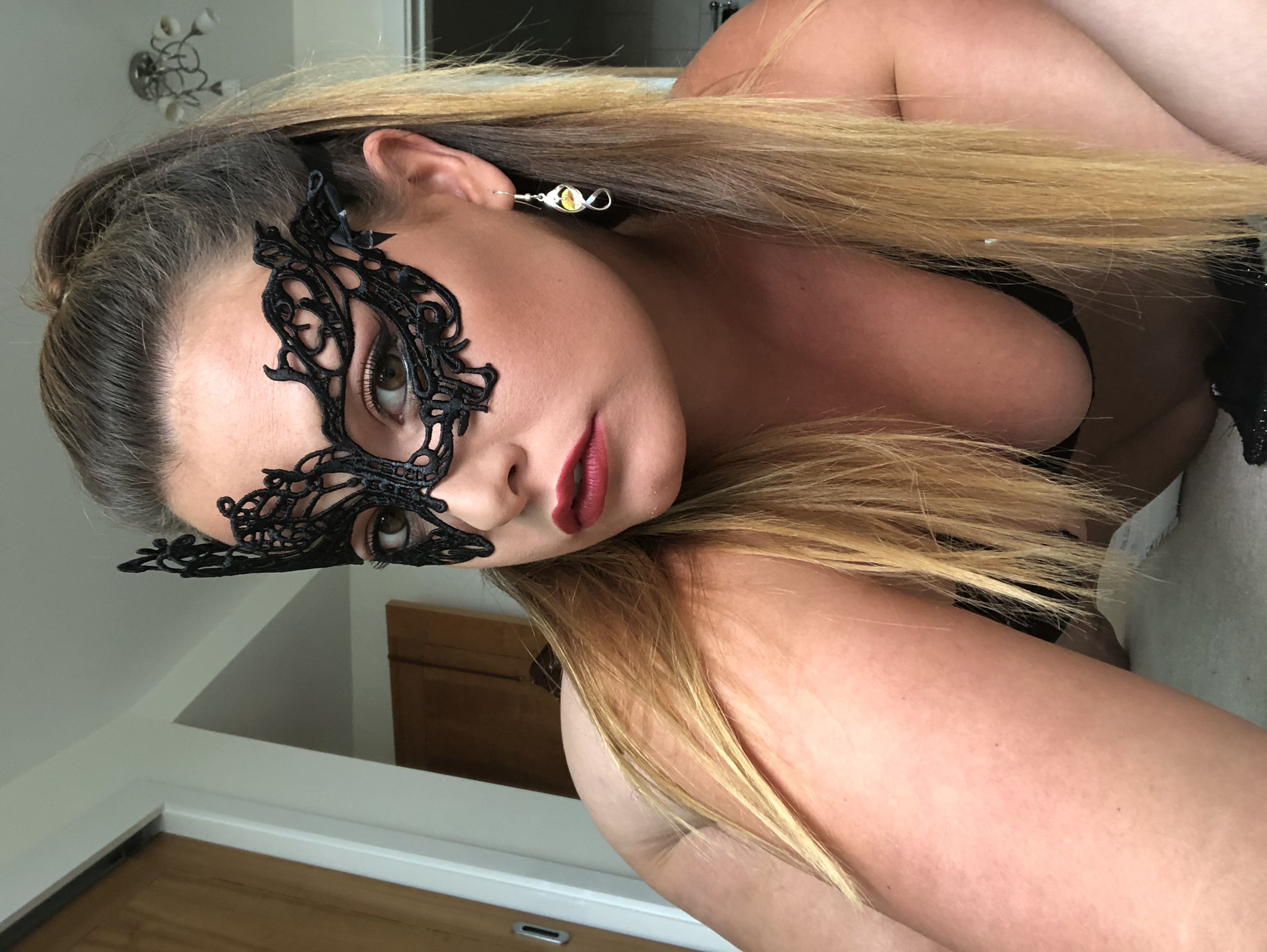 https://cdn.adultwork.com/gallery/G12/8603067.jpg