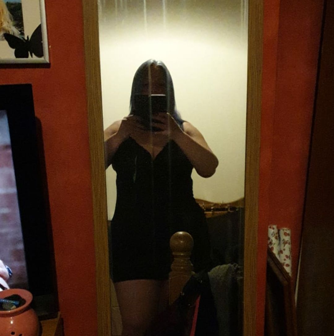 https://cdn.adultwork.com/gallery/G12/8603131.jpg