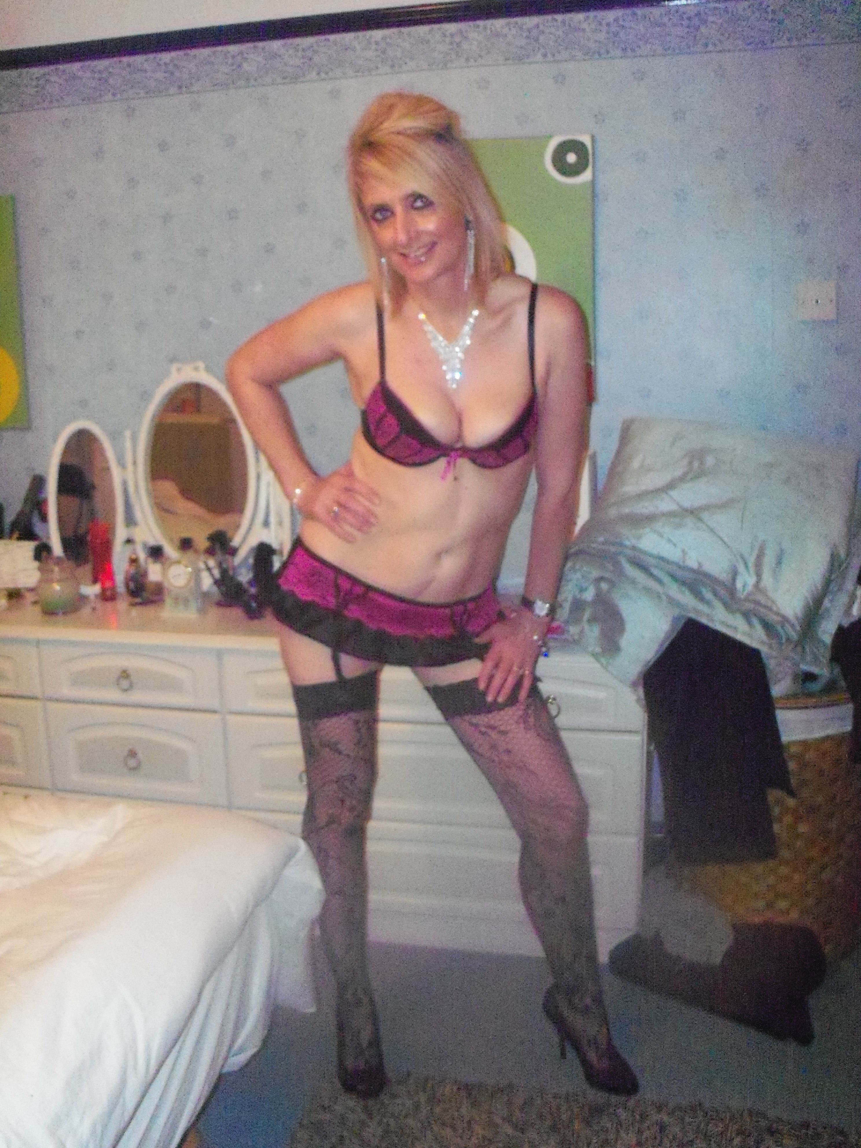 https://cdn.adultwork.com/gallery/G12/8604088.jpg