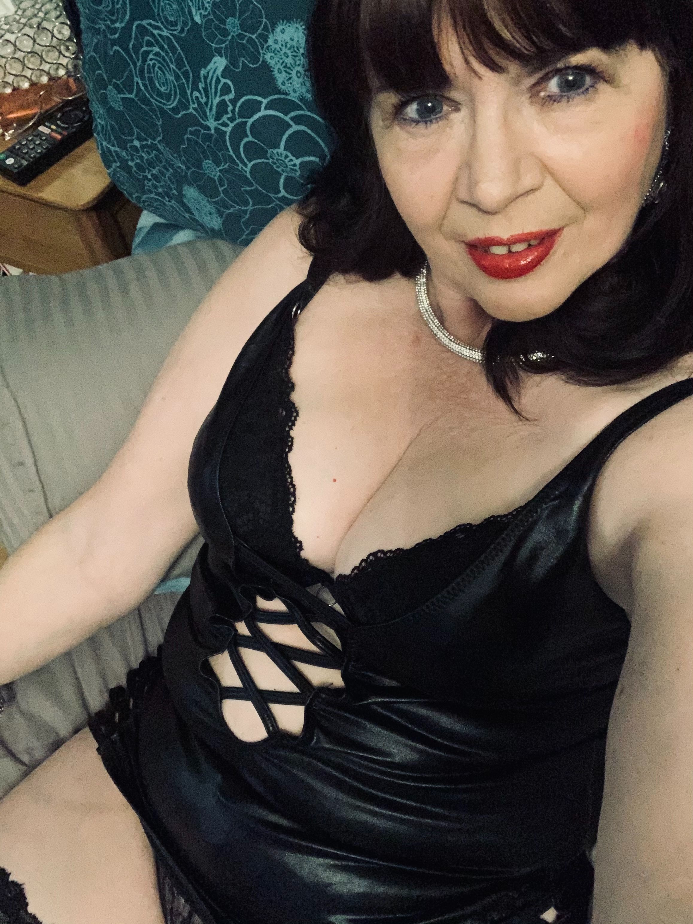 https://cdn.adultwork.com/gallery/G12/8605942.jpg