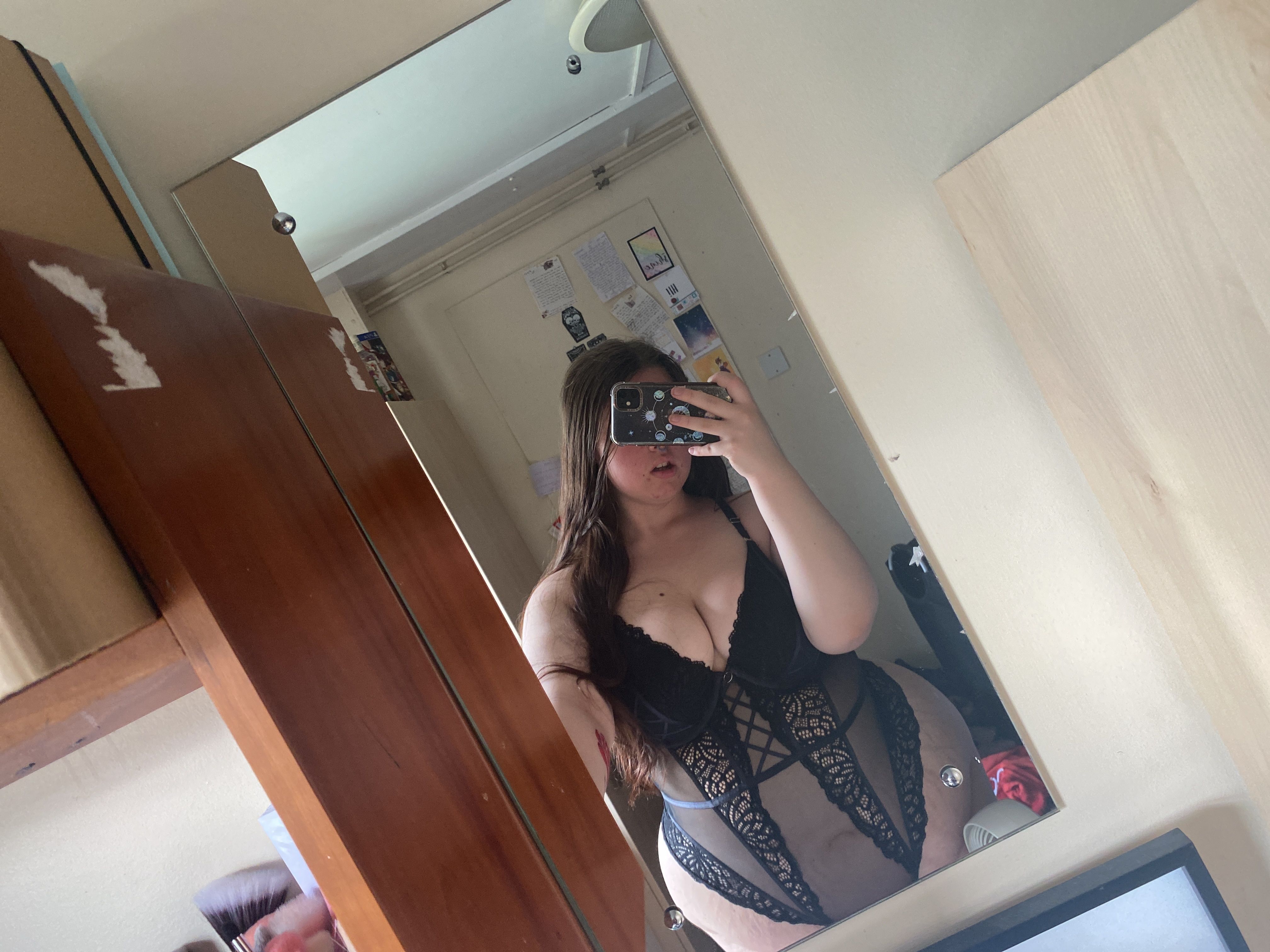 https://cdn.adultwork.com/gallery/G12/8612440.jpg