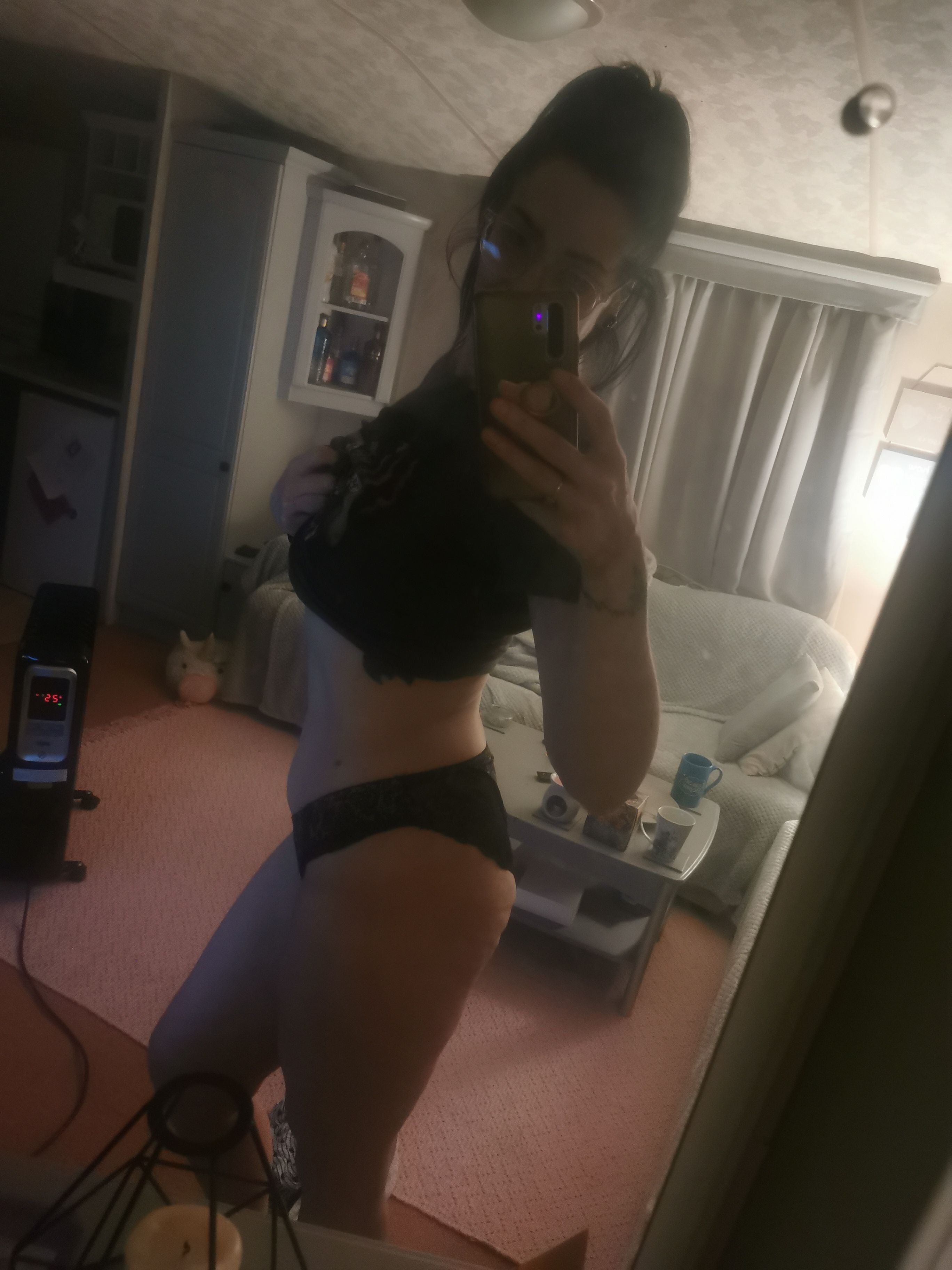 https://cdn.adultwork.com/gallery/G12/8613371.jpg