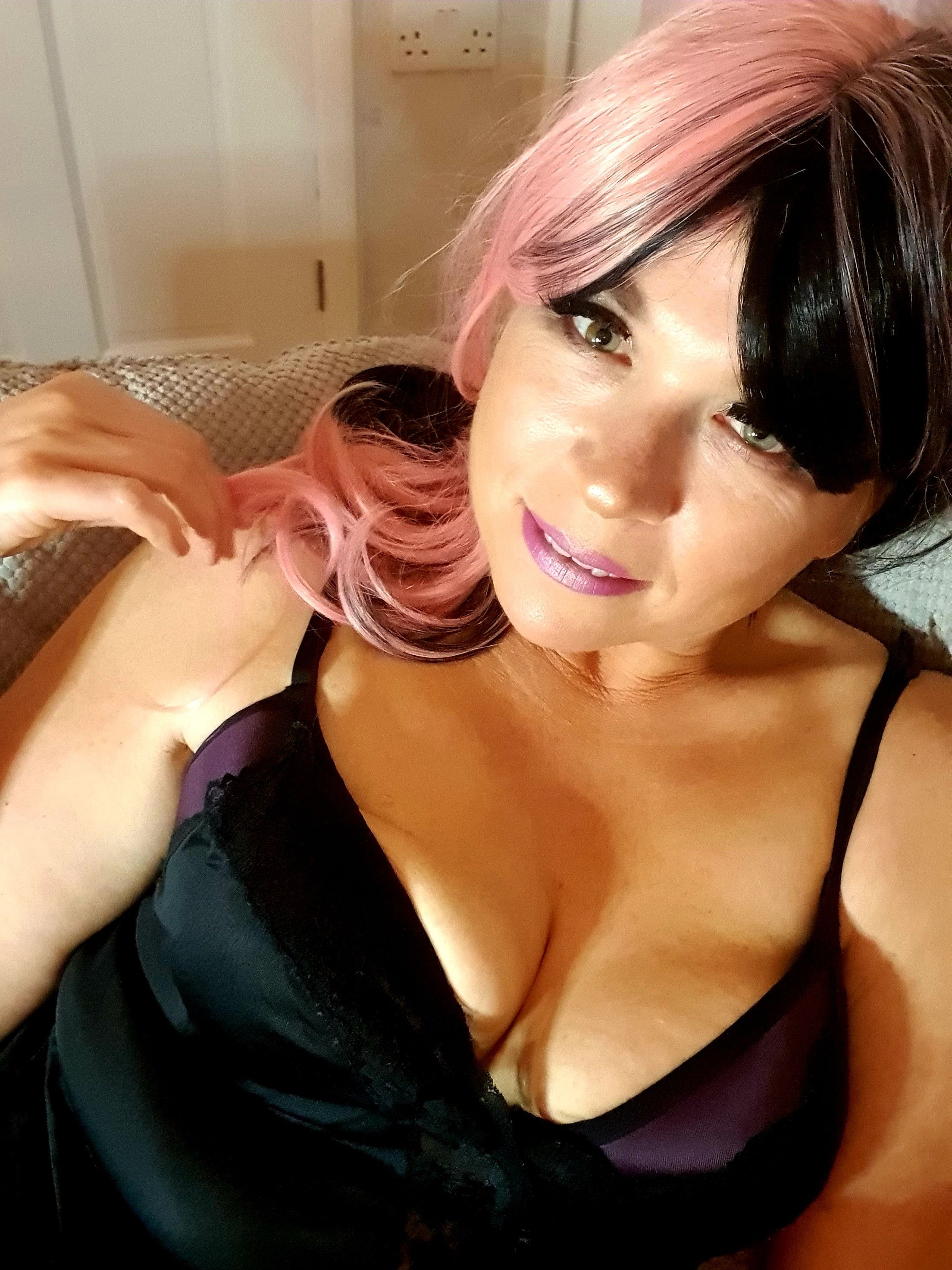 https://cdn.adultwork.com/gallery/G12/8613506.jpg