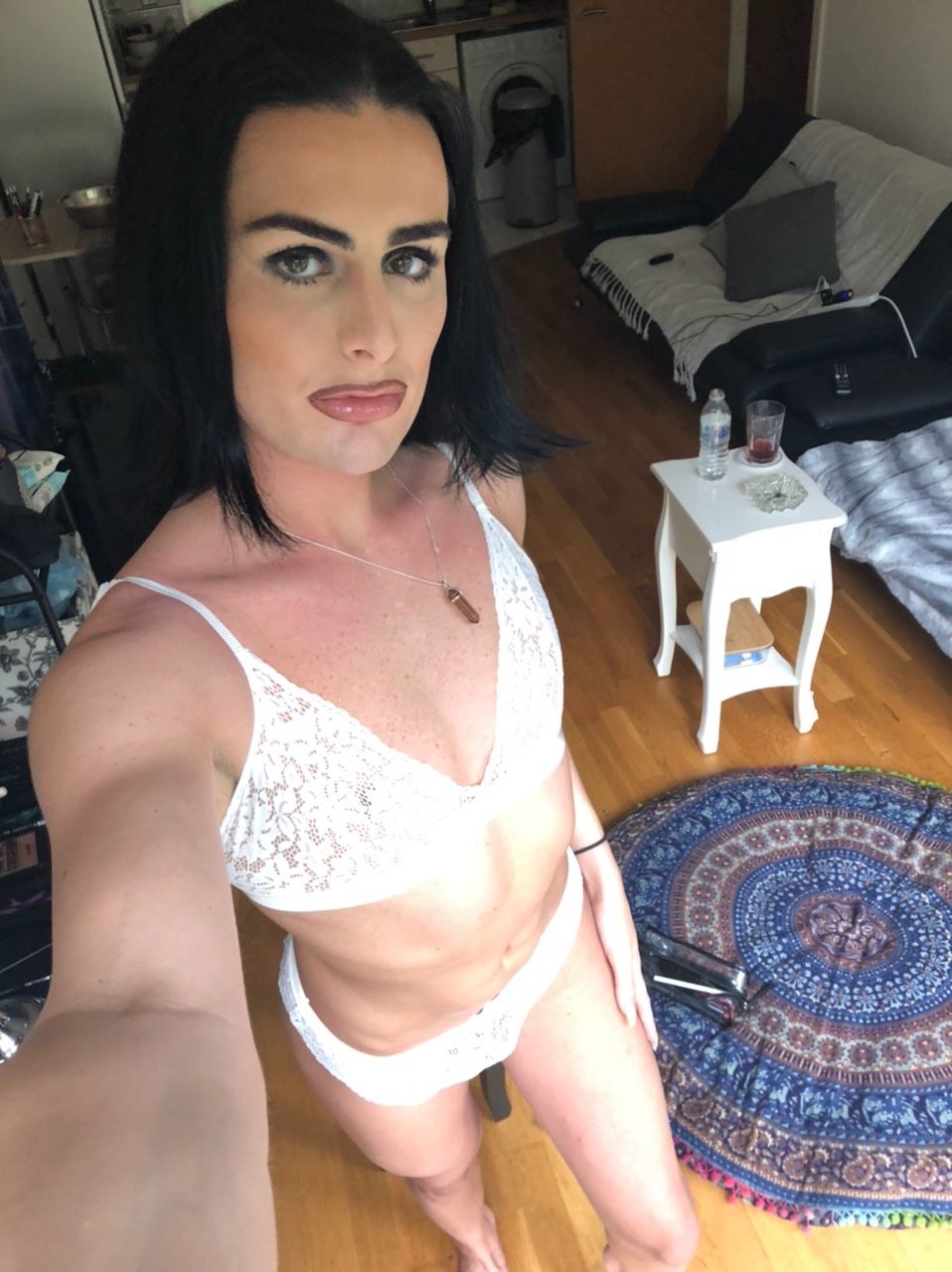 https://cdn.adultwork.com/gallery/G12/8618188.jpg