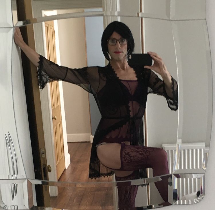 https://cdn.adultwork.com/gallery/G12/8619533.jpg