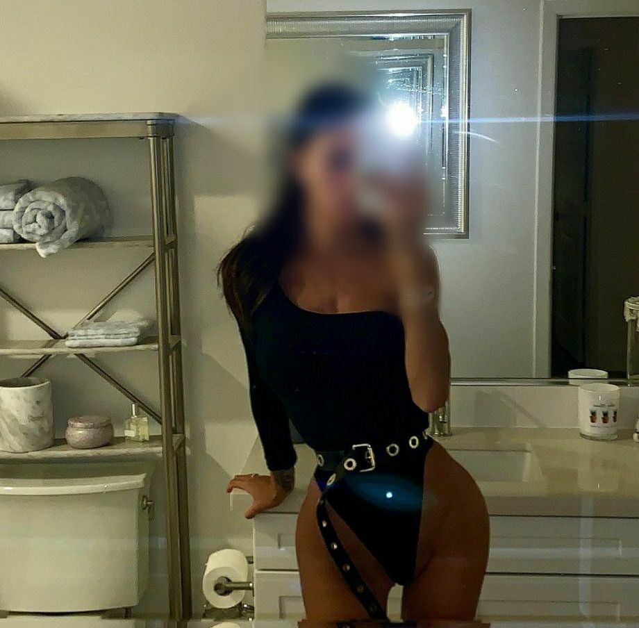 https://cdn.adultwork.com/gallery/G12/8623039.jpg