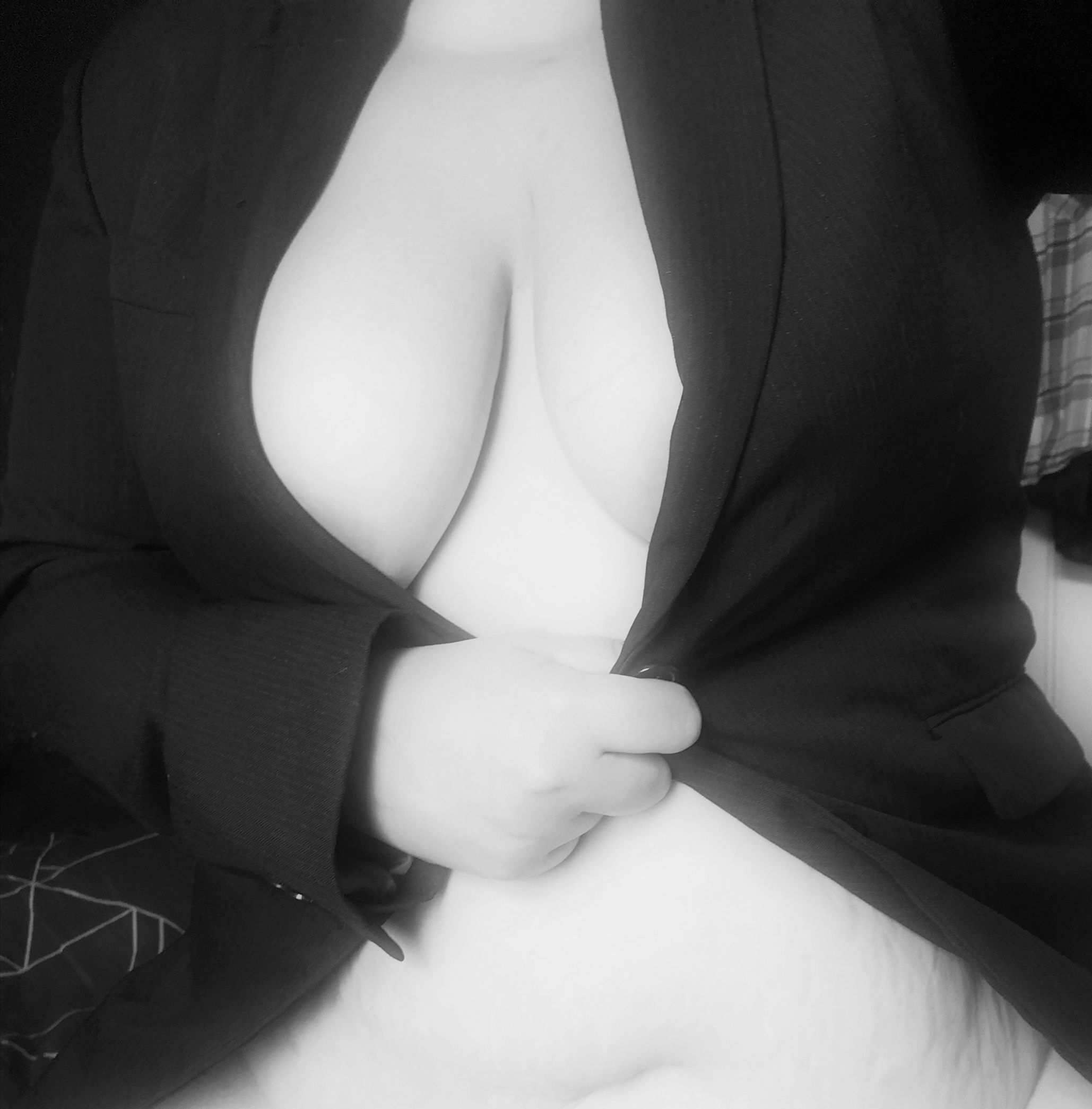 https://cdn.adultwork.com/gallery/G12/8623384.jpg