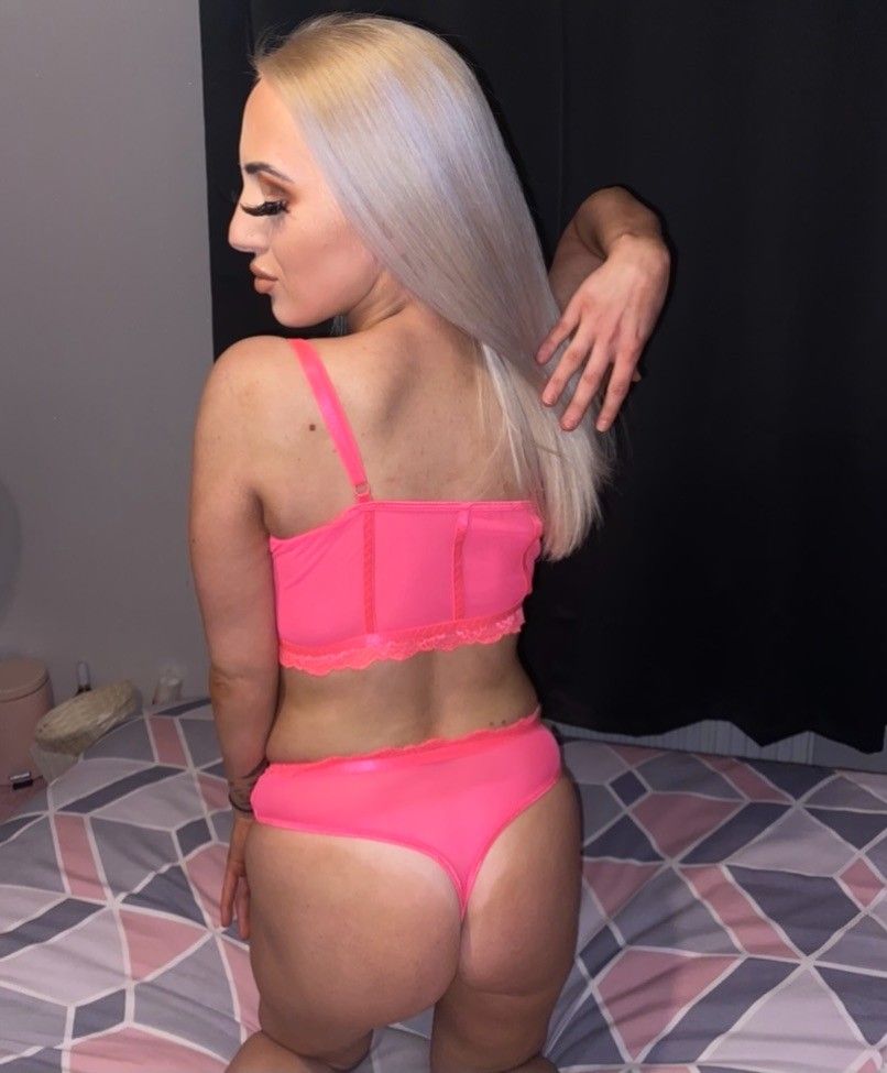 https://cdn.adultwork.com/gallery/G12/8624049.jpg