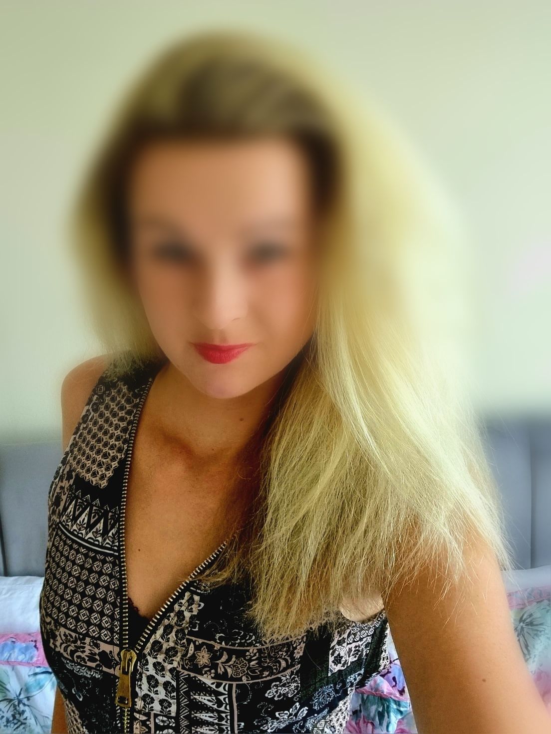 https://cdn.adultwork.com/gallery/G12/8625817.jpg