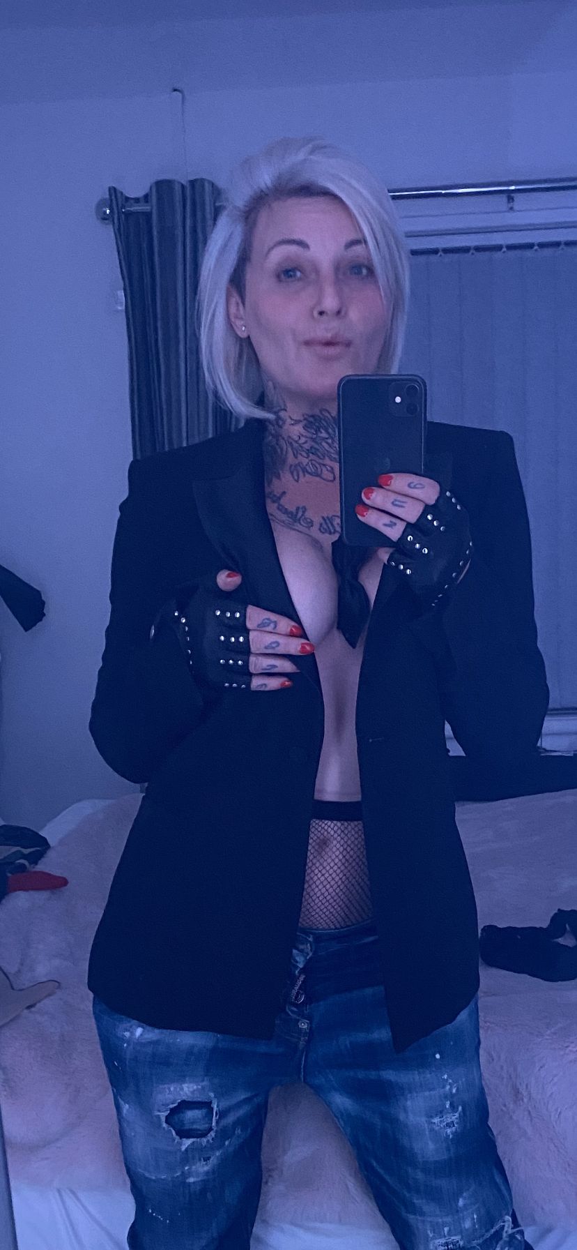 https://cdn.adultwork.com/gallery/G12/8628184.jpg