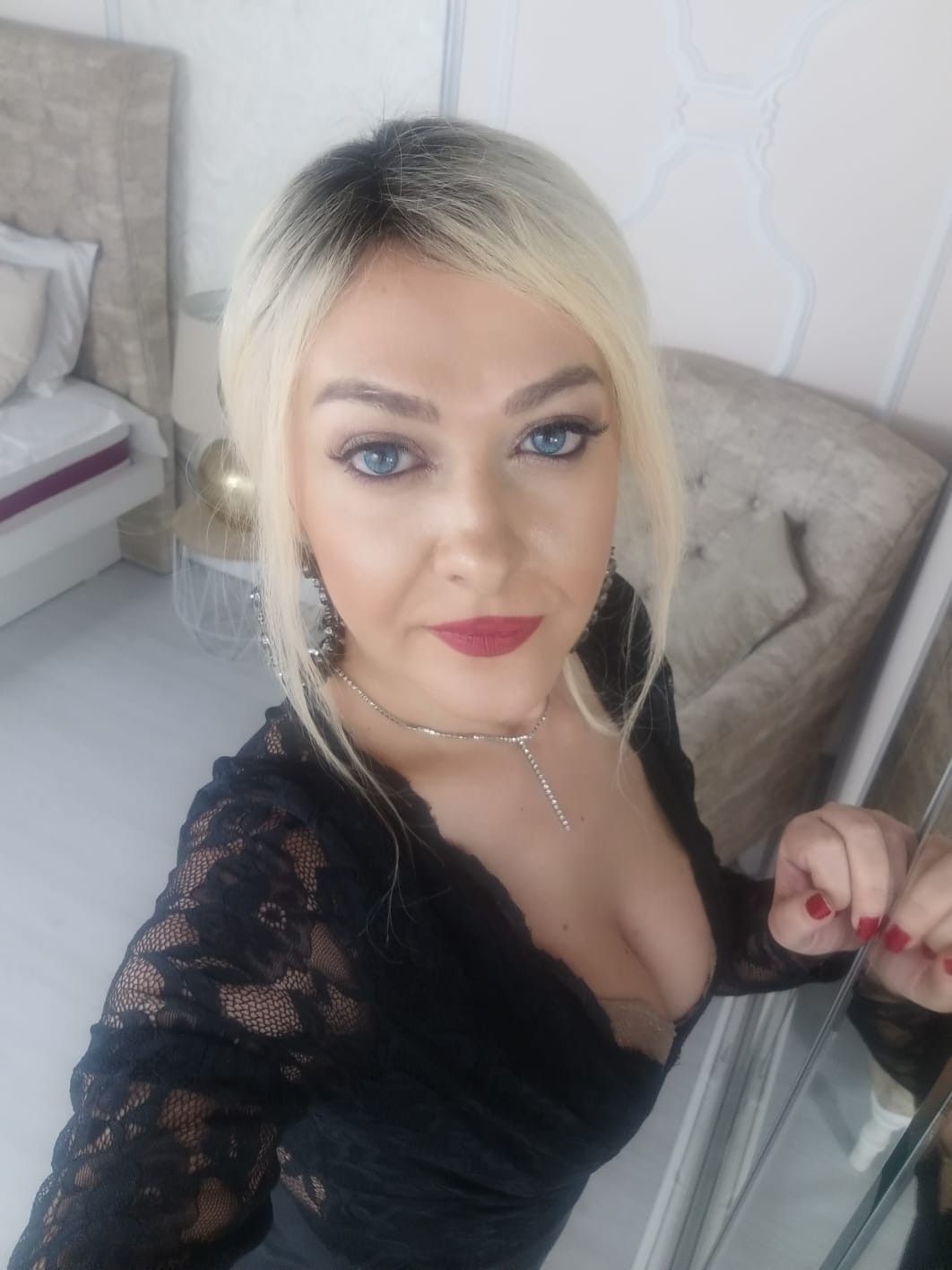 https://cdn.adultwork.com/gallery/G12/8629647.jpg