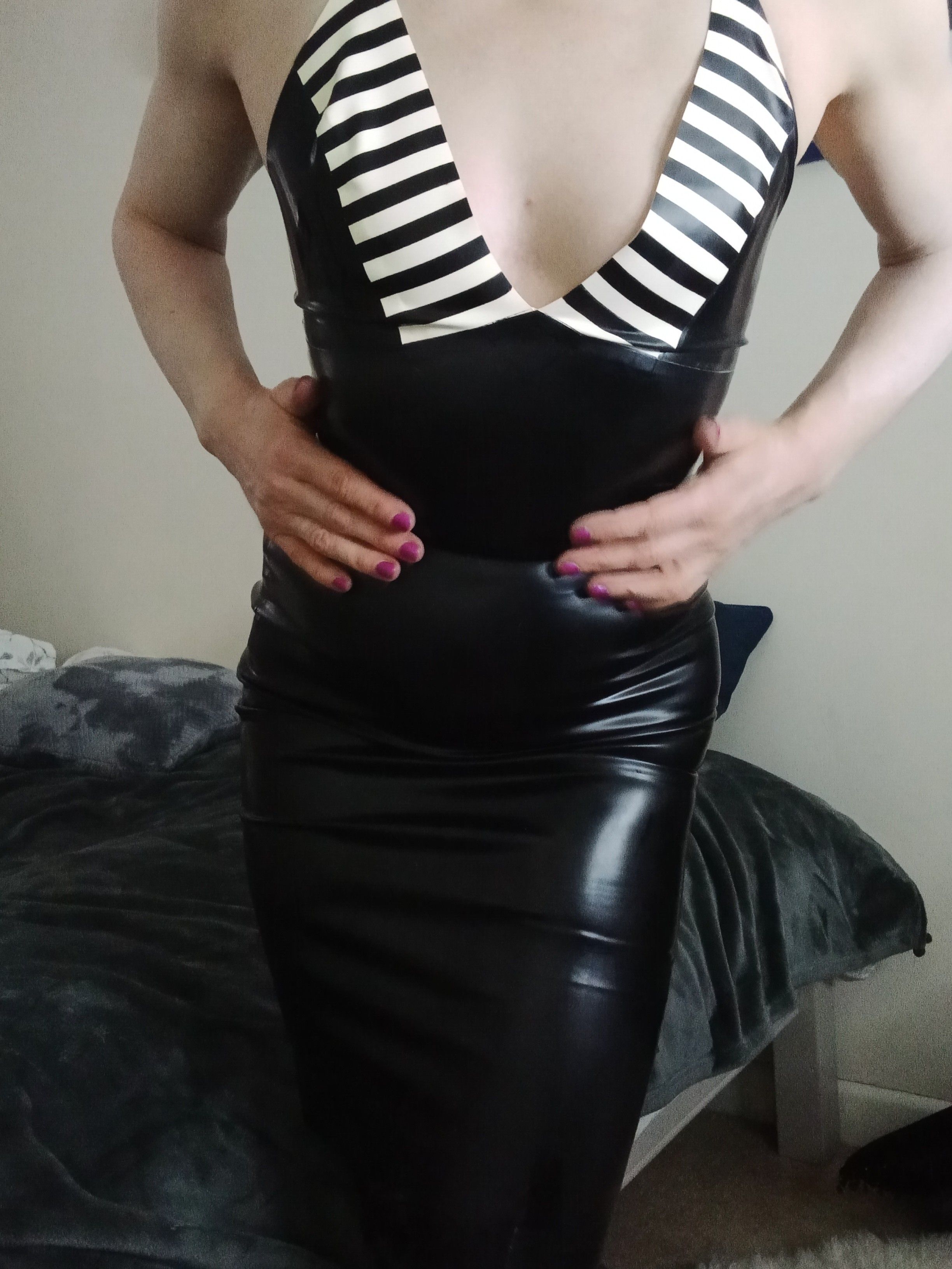 https://cdn.adultwork.com/gallery/G12/8631508.jpg