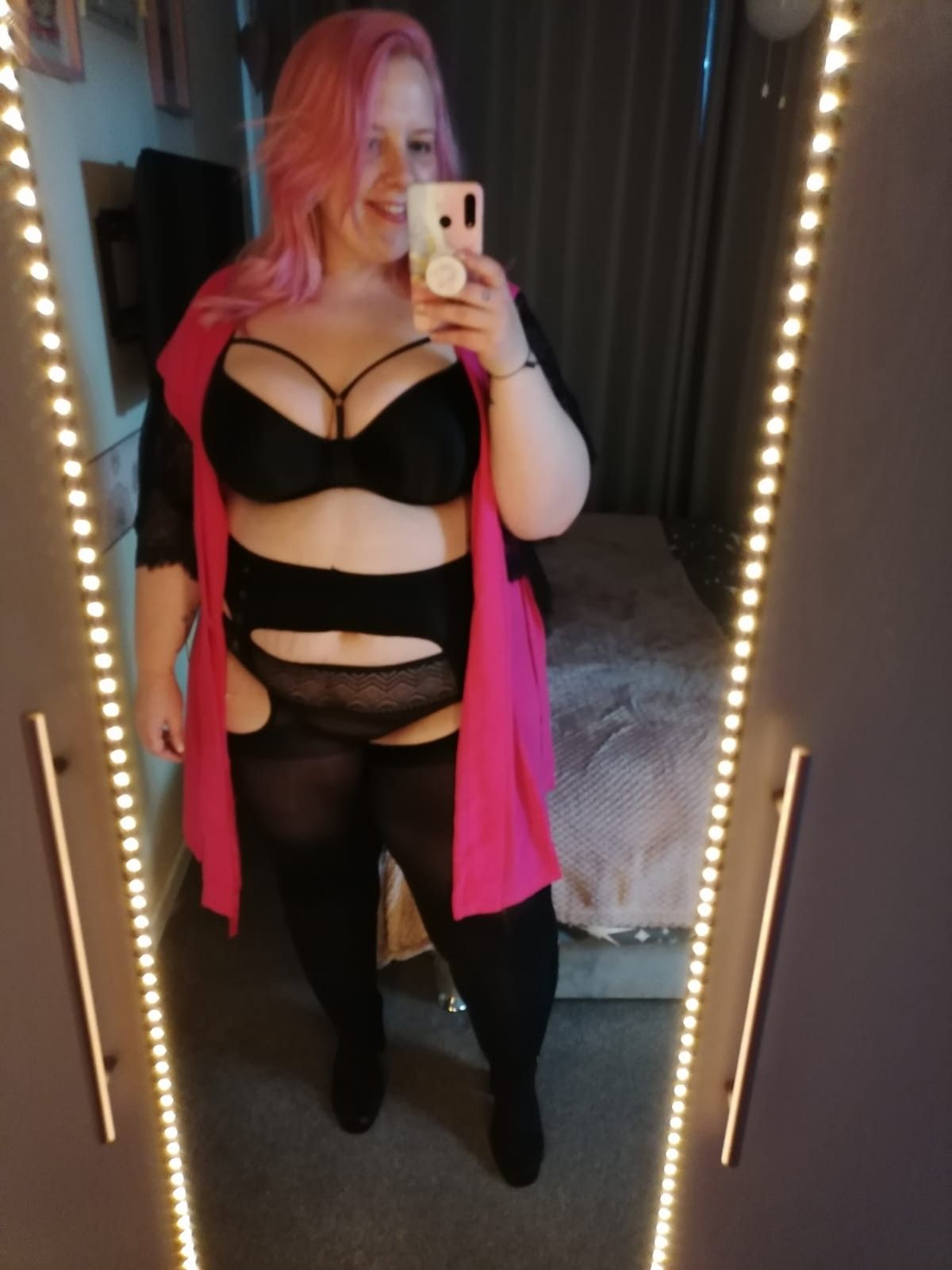 https://cdn.adultwork.com/gallery/G12/8631673.jpg