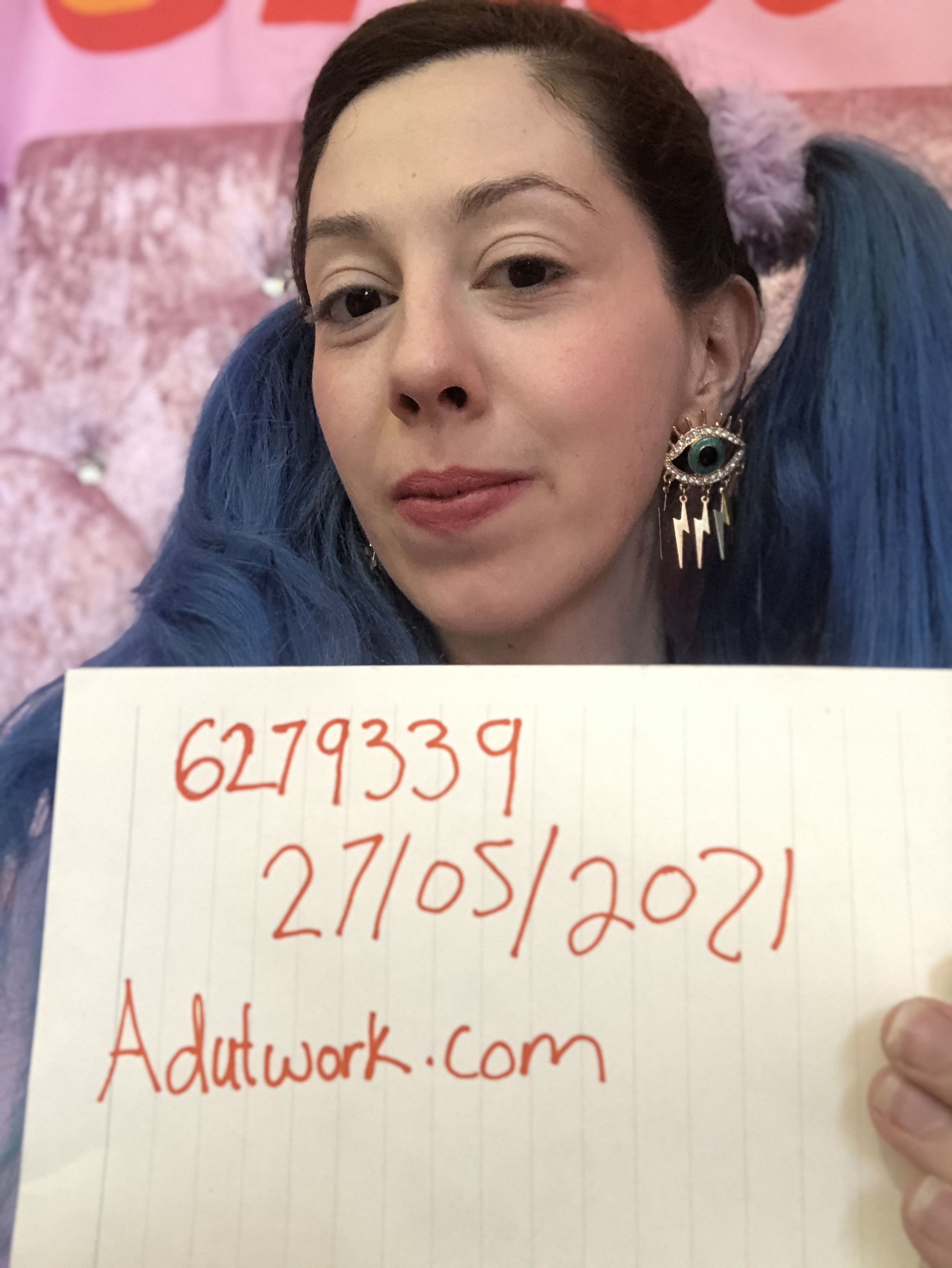 https://cdn.adultwork.com/gallery/G12/8634318.jpg