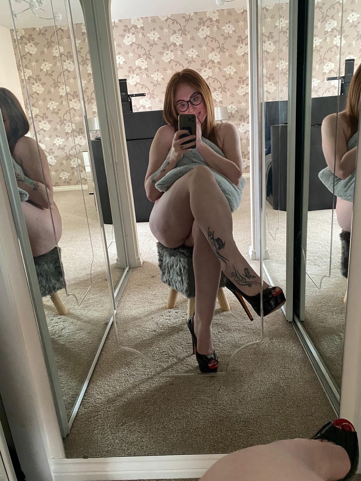 https://cdn.adultwork.com/gallery/G12/8634786.jpg