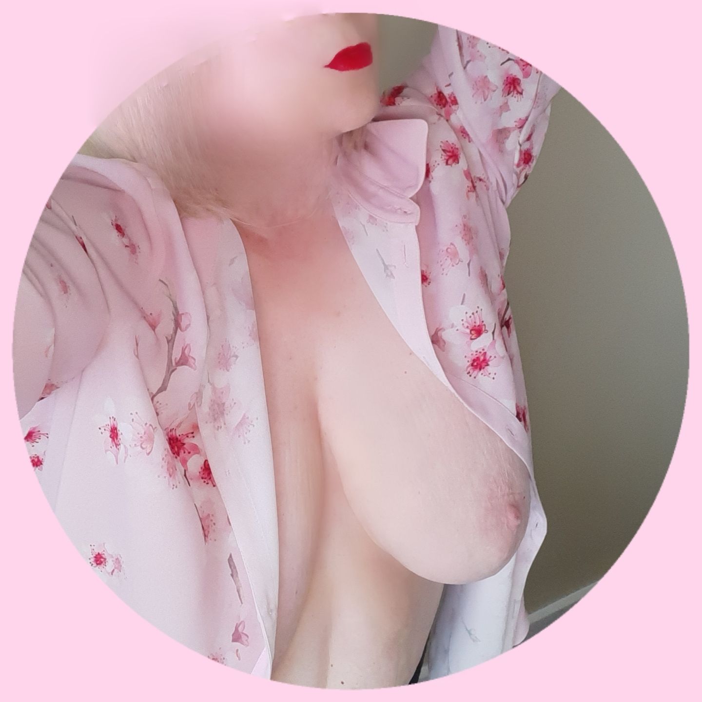 https://cdn.adultwork.com/gallery/G12/8639673.jpg