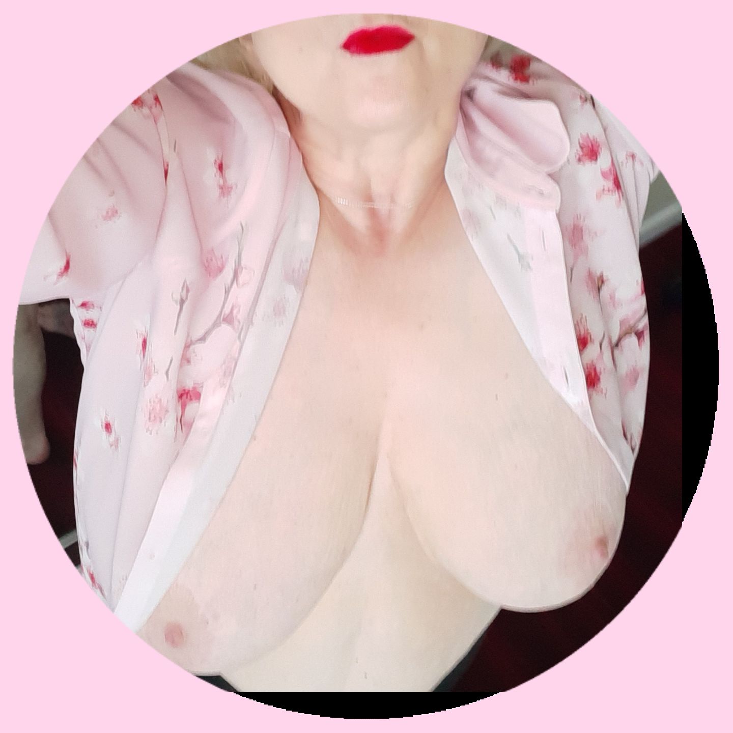 https://cdn.adultwork.com/gallery/G12/8639806.jpg