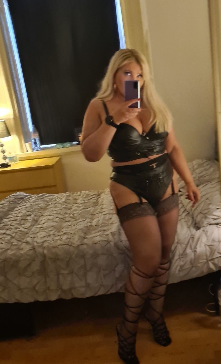 https://cdn.adultwork.com/gallery/G12/8640453.jpg