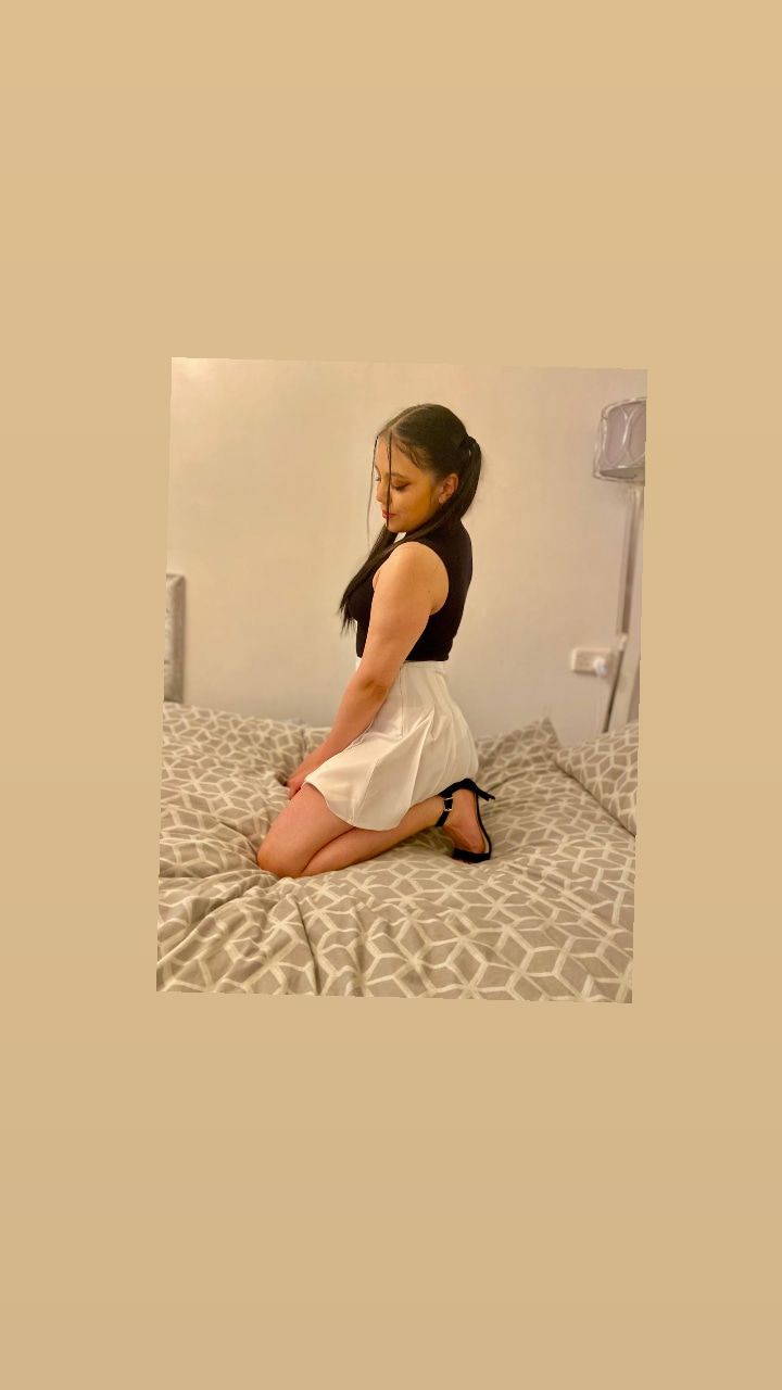 https://cdn.adultwork.com/gallery/G12/8647294.jpg