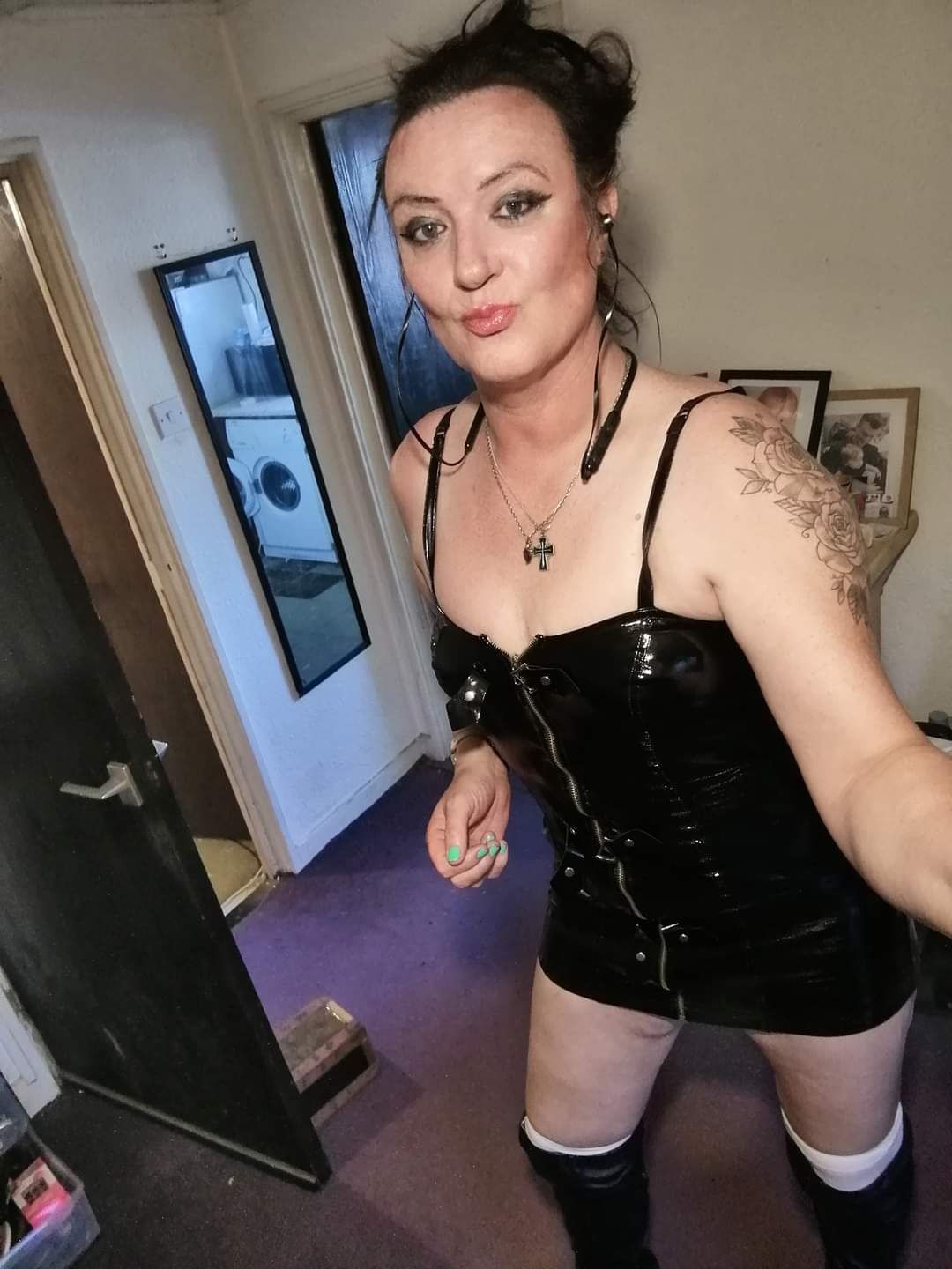 https://cdn.adultwork.com/gallery/G12/8647833.jpg