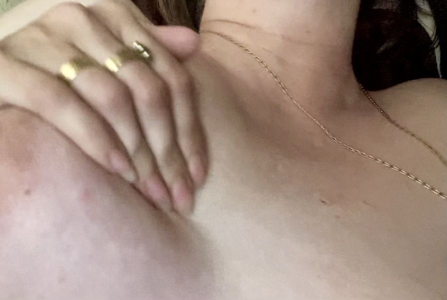 https://cdn.adultwork.com/gallery/G12/8650164.jpg