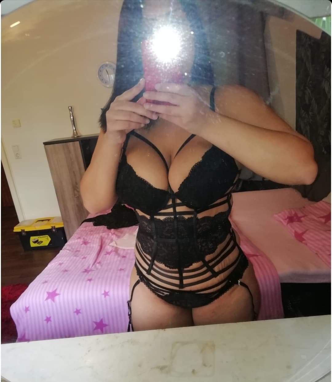 https://cdn.adultwork.com/gallery/G12/8650767.jpg