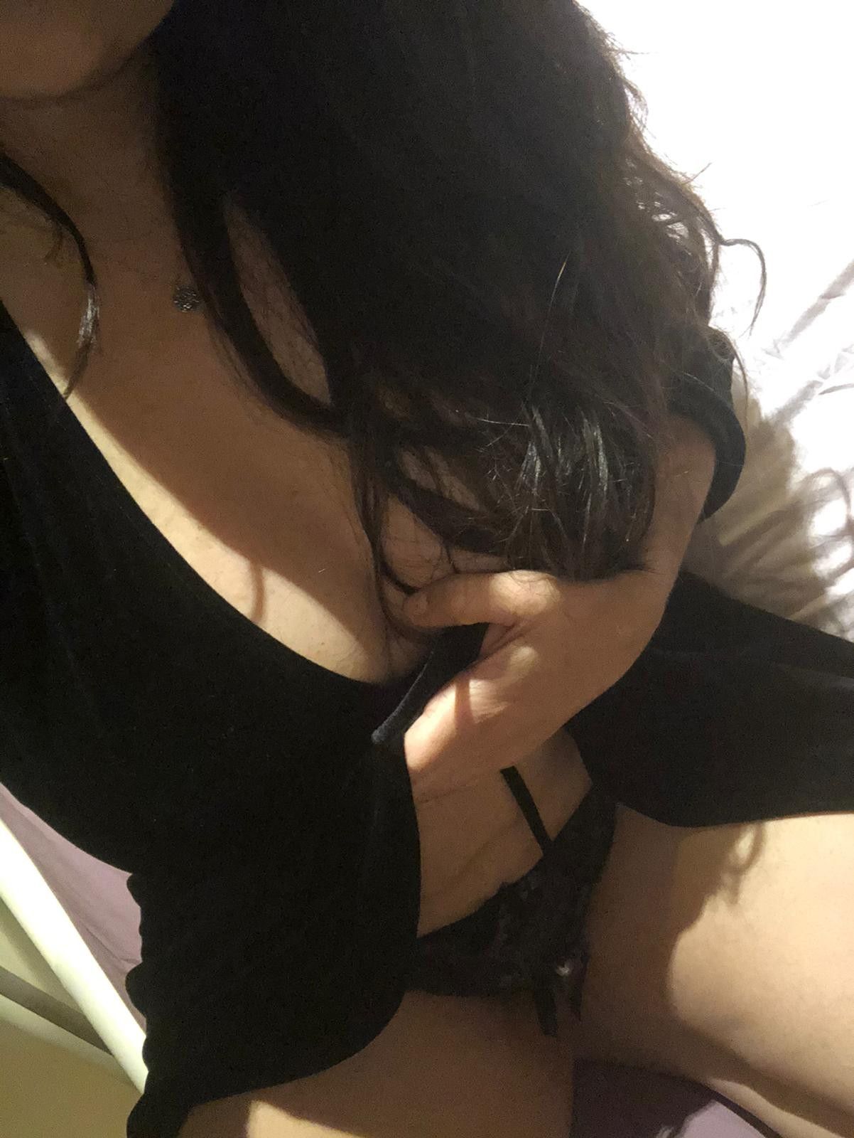 https://cdn.adultwork.com/gallery/G12/8650813.jpg