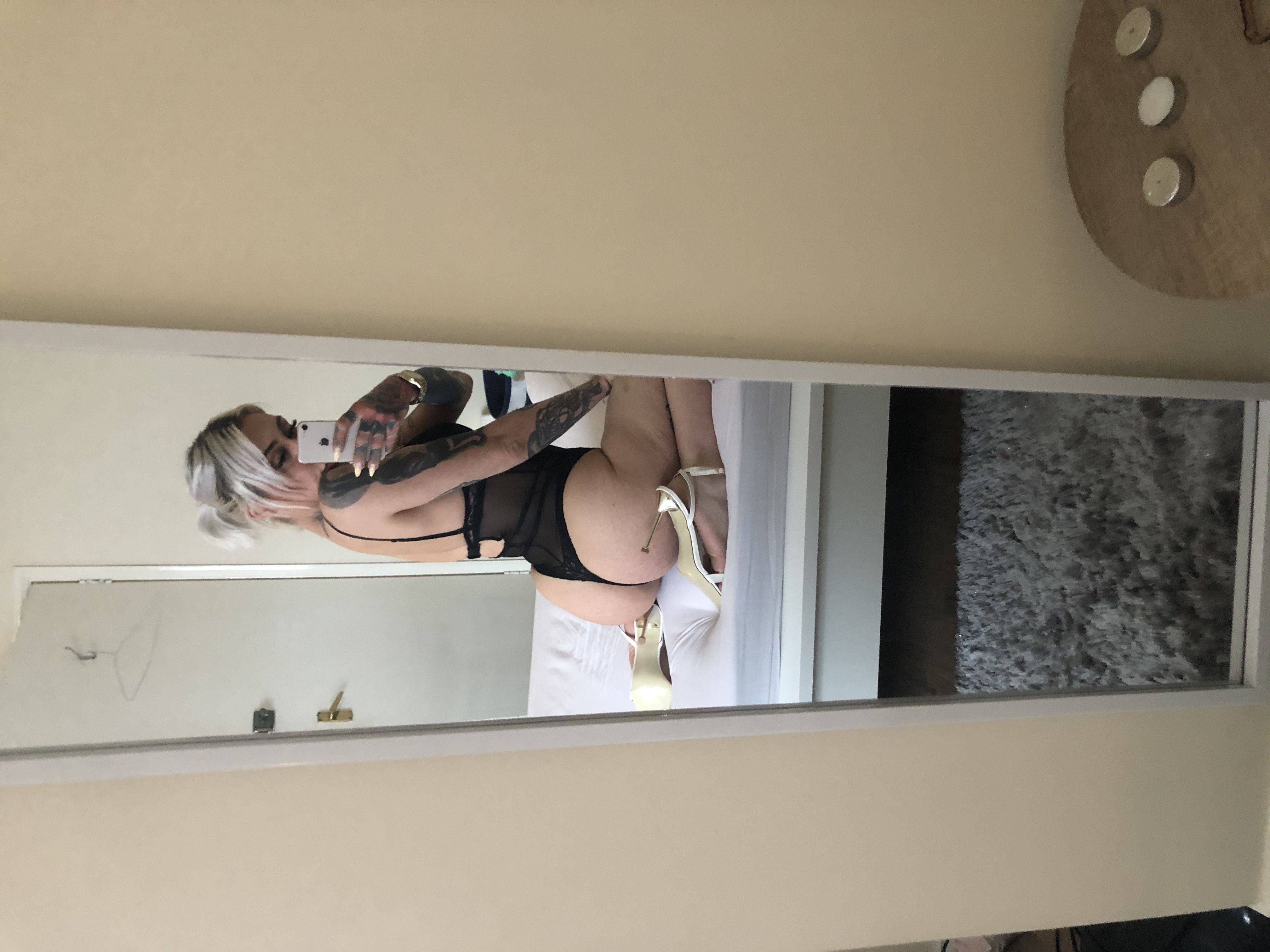 https://cdn.adultwork.com/gallery/G12/8651236.jpg