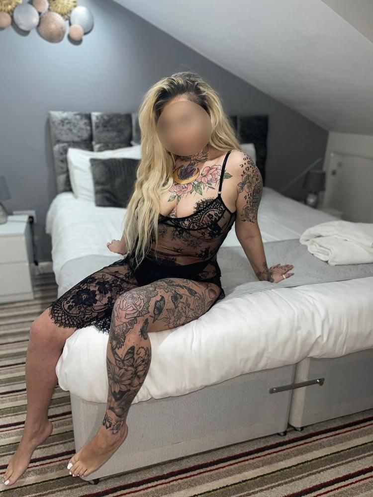 https://cdn.adultwork.com/gallery/G12/8652479.jpg