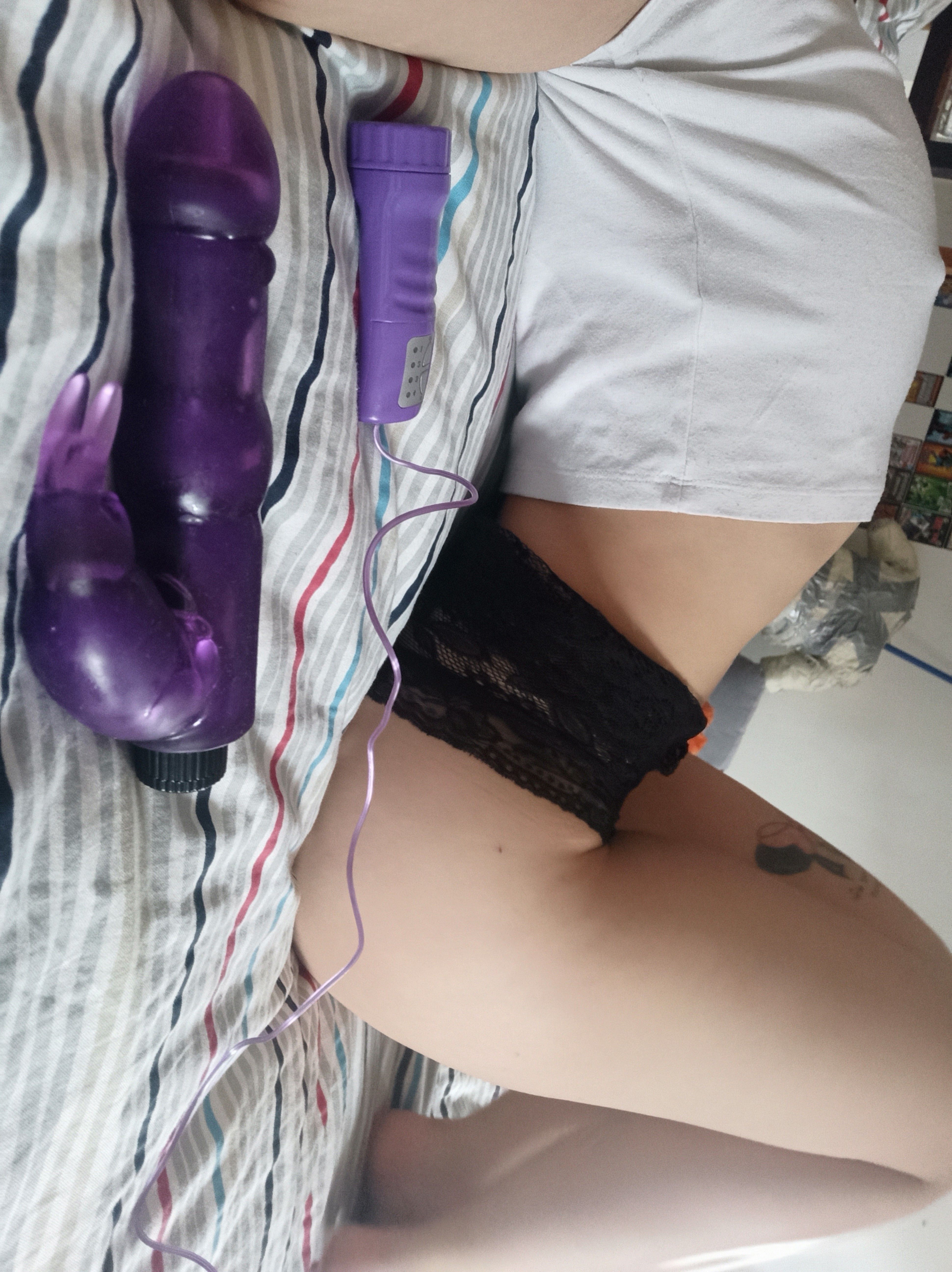 https://cdn.adultwork.com/gallery/G12/8655575.jpg