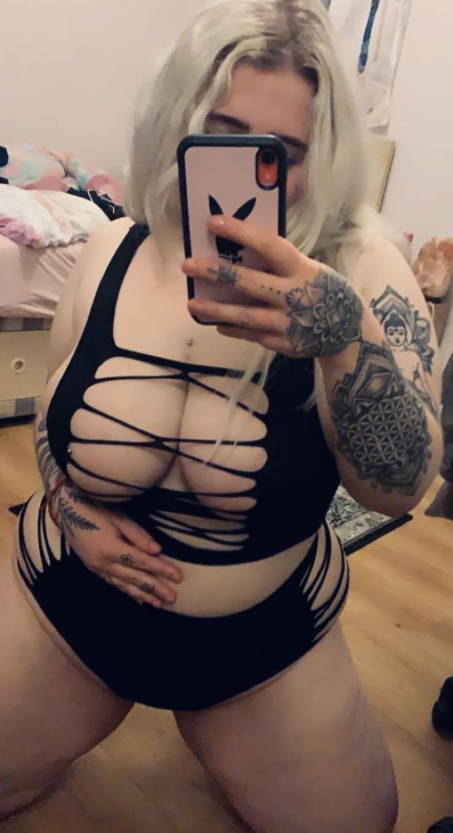 https://cdn.adultwork.com/gallery/G12/8655997.jpg