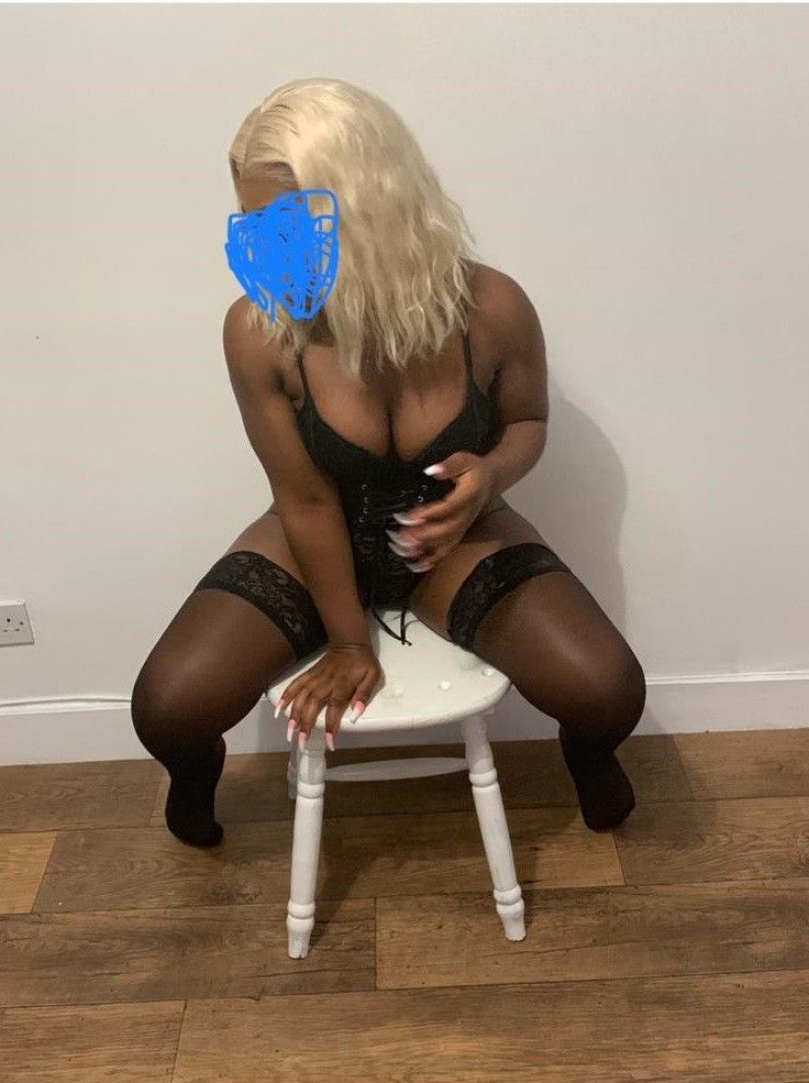 https://cdn.adultwork.com/gallery/G12/8660394.jpg