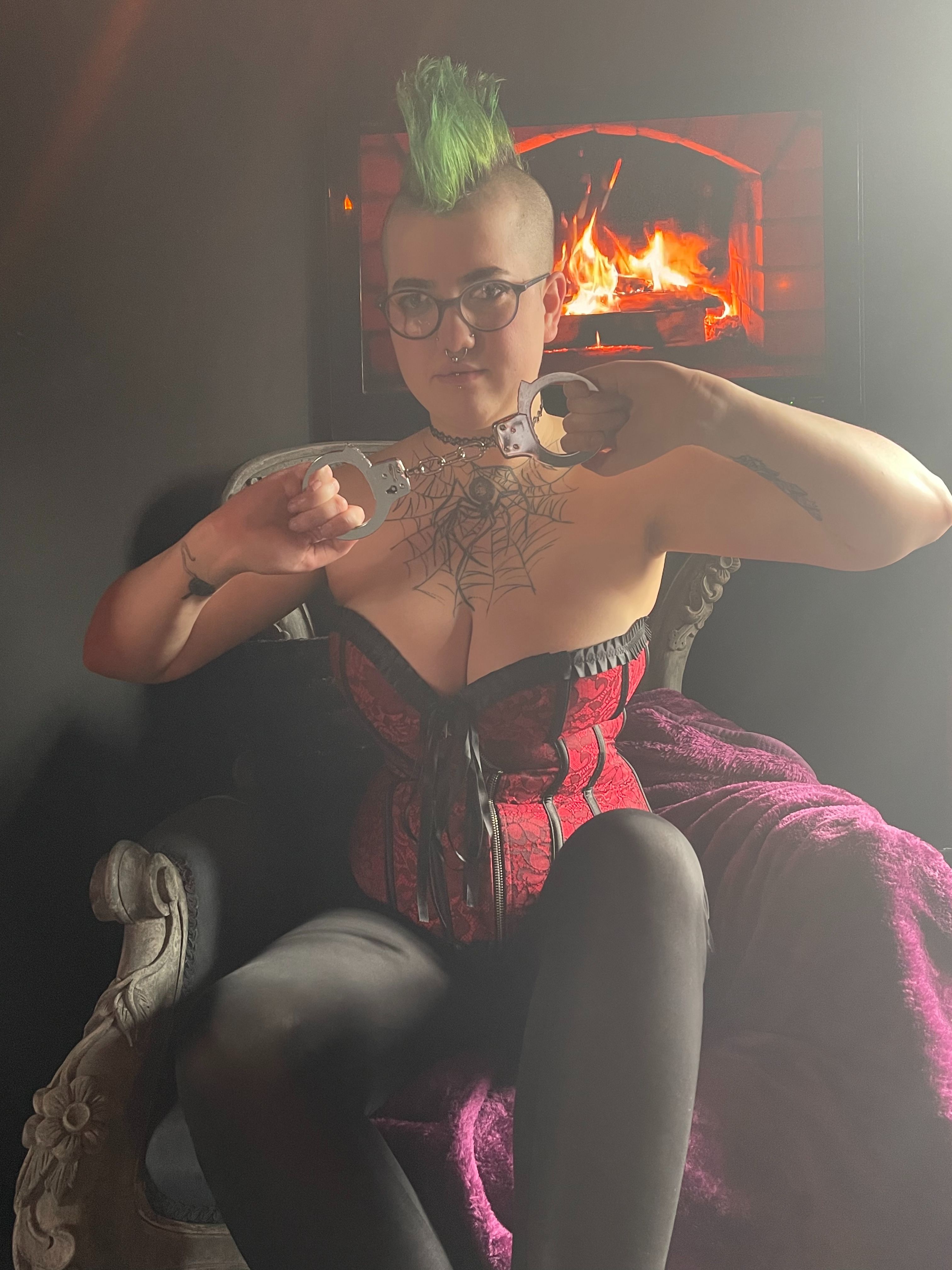 https://cdn.adultwork.com/gallery/G12/8660424.jpg