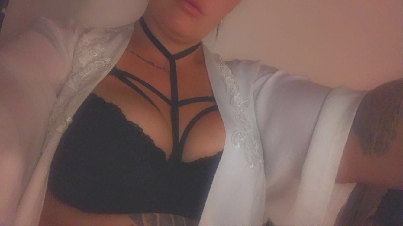 https://cdn.adultwork.com/gallery/G12/8664514.jpg