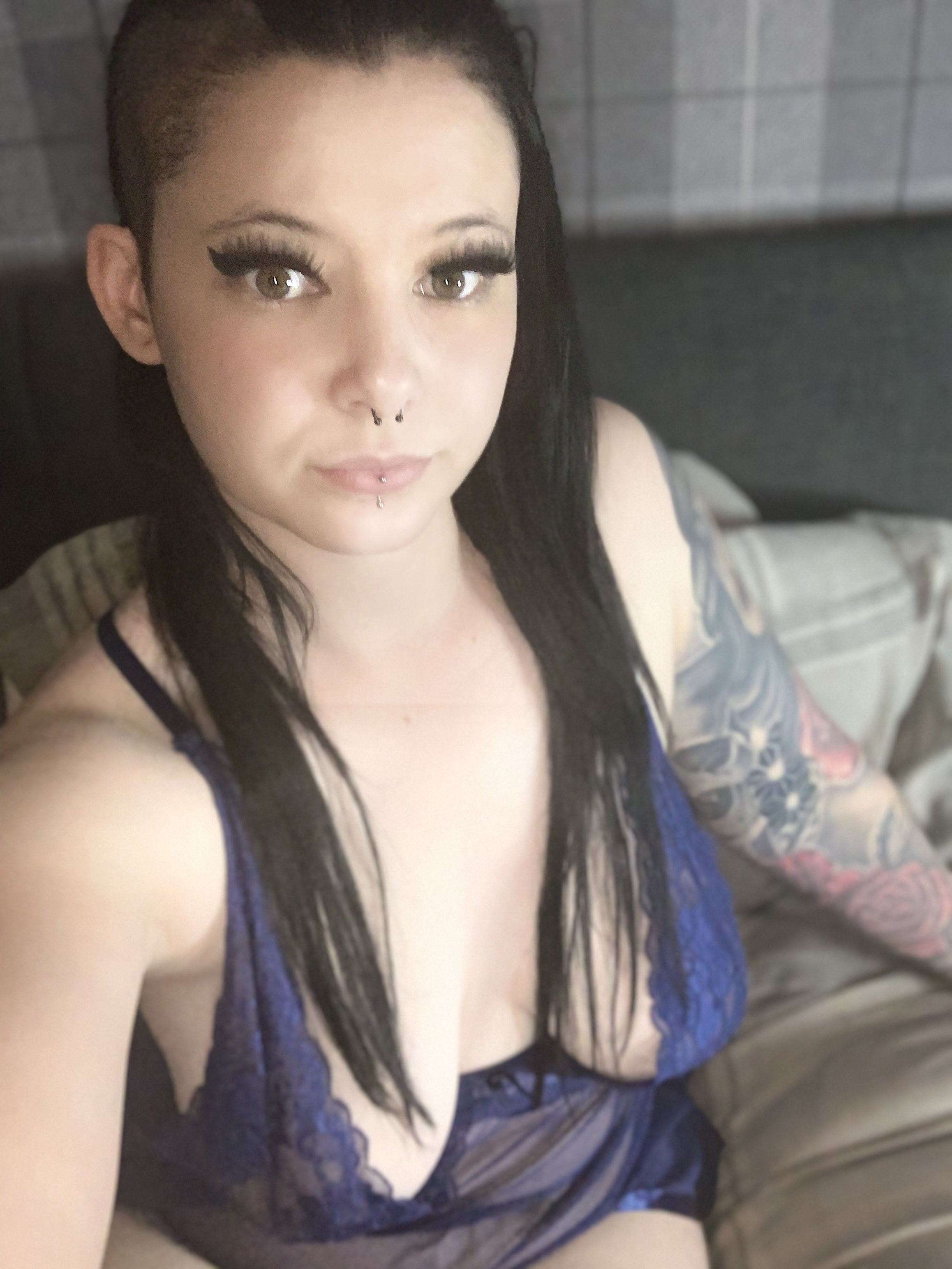 https://cdn.adultwork.com/gallery/G12/8664622.jpg