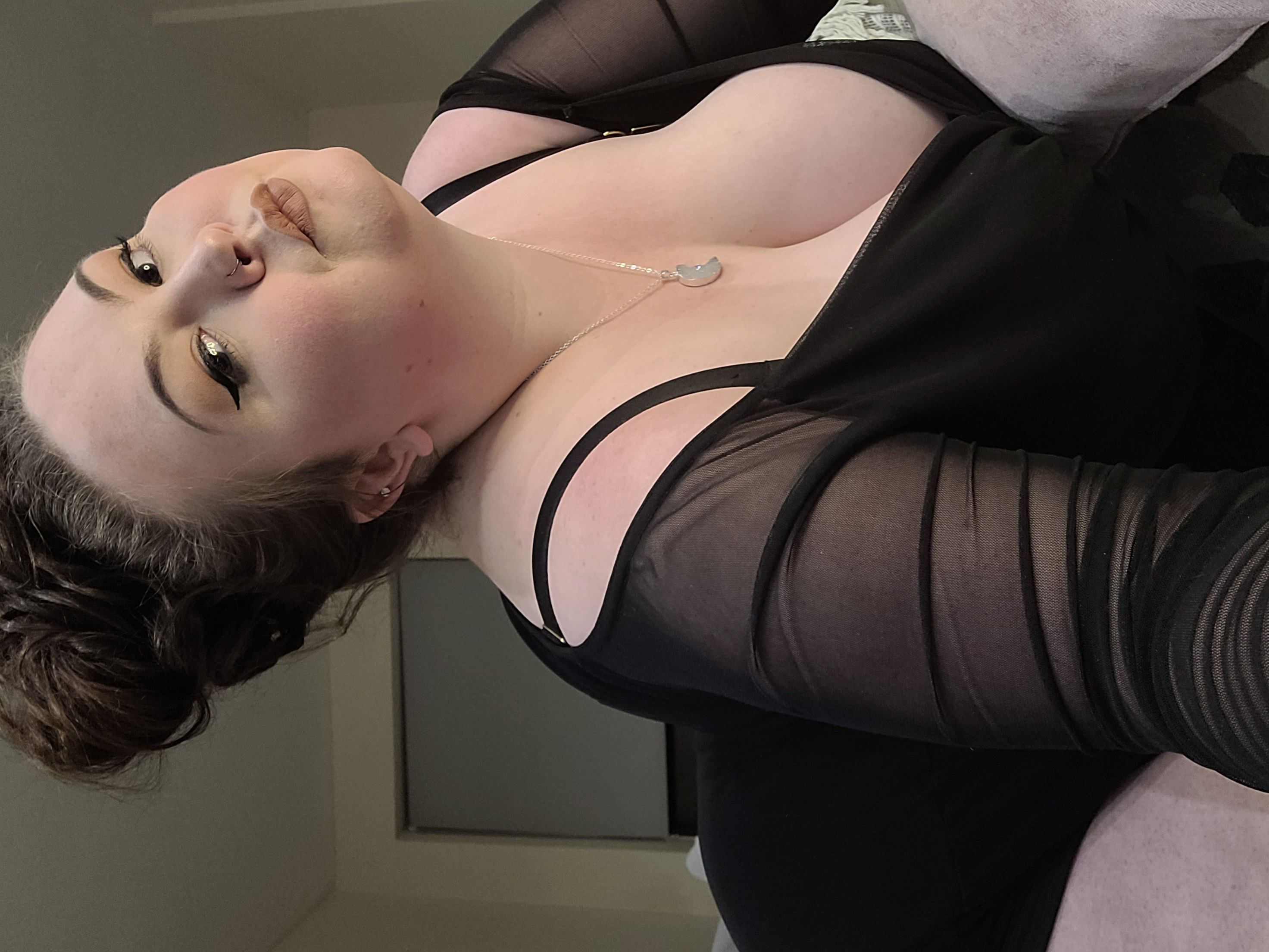 https://cdn.adultwork.com/gallery/G12/8666843.jpg