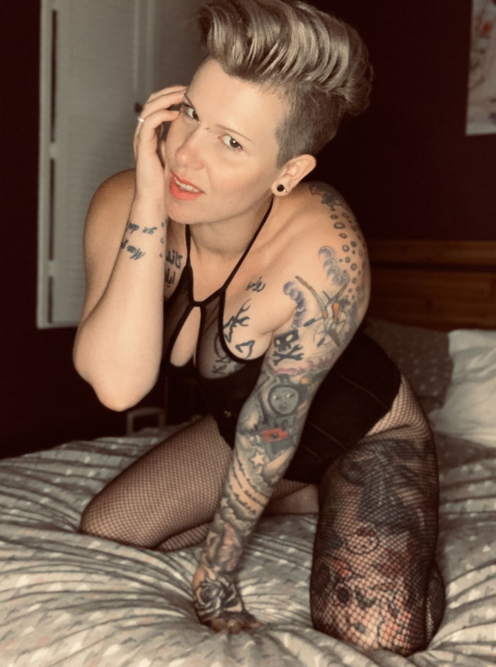 https://cdn.adultwork.com/gallery/G12/8667089.jpg