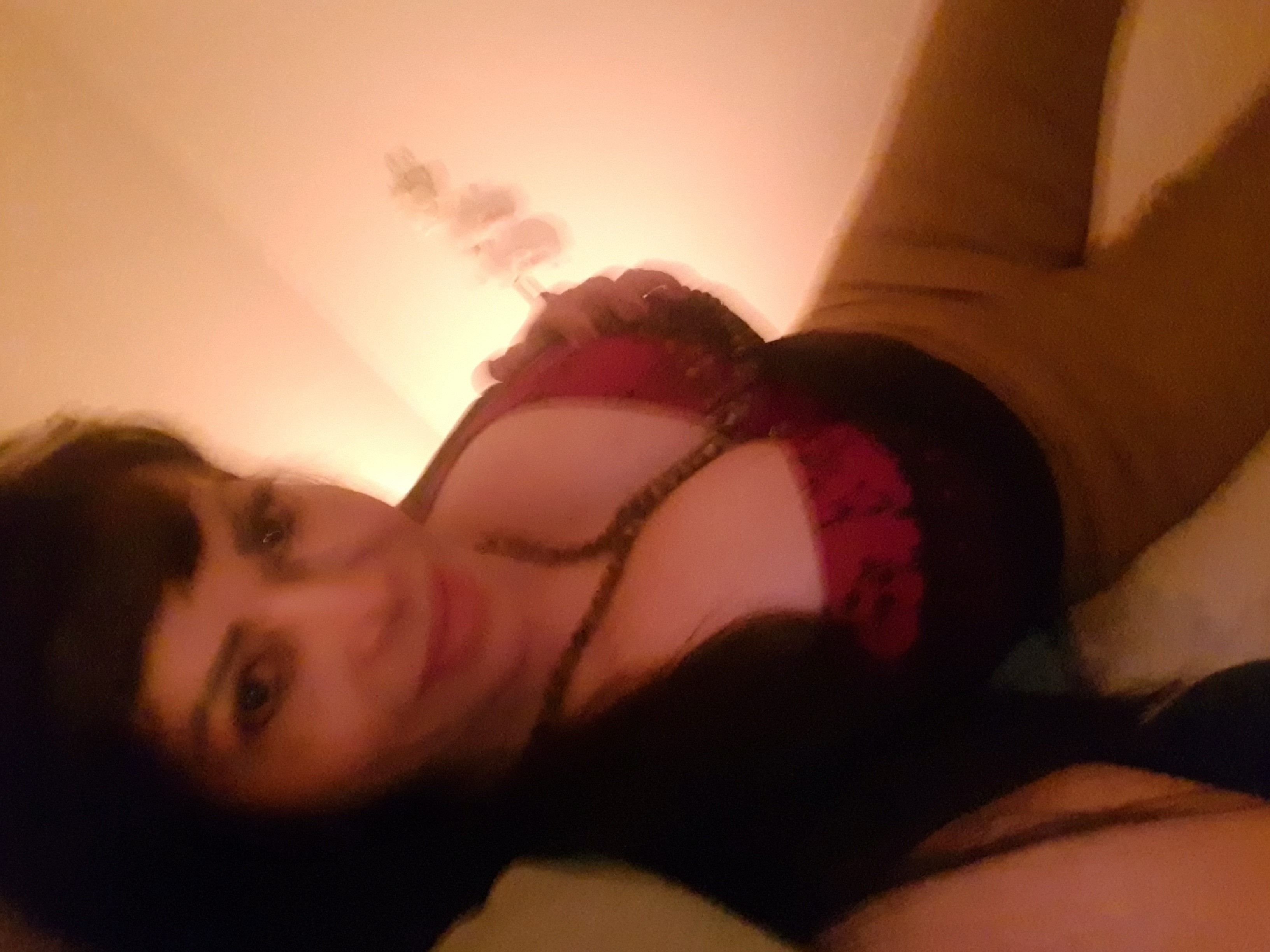 https://cdn.adultwork.com/gallery/G12/8667374.jpg