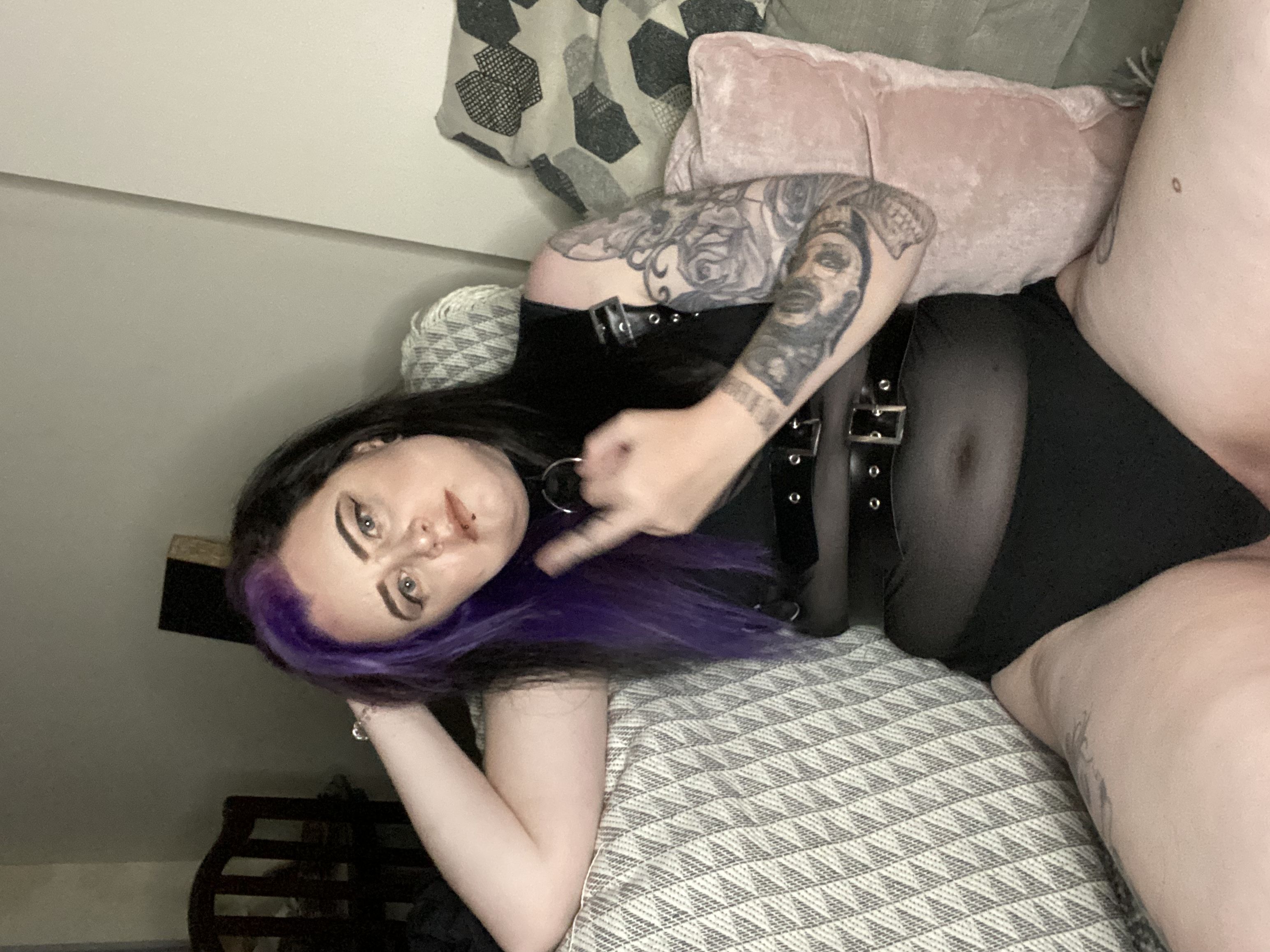 https://cdn.adultwork.com/gallery/G12/8670766.jpg