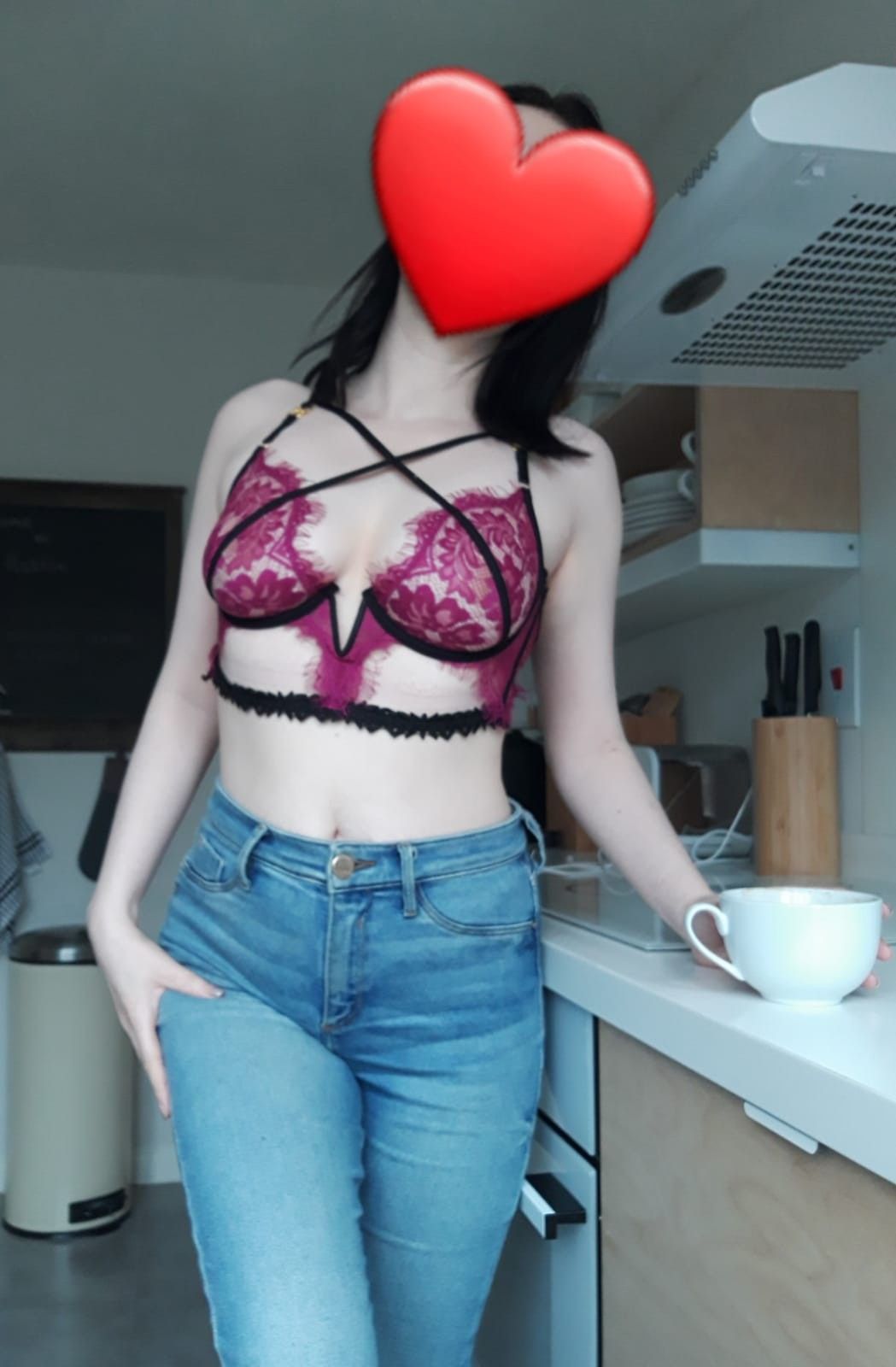 https://cdn.adultwork.com/gallery/G12/8674854.jpg