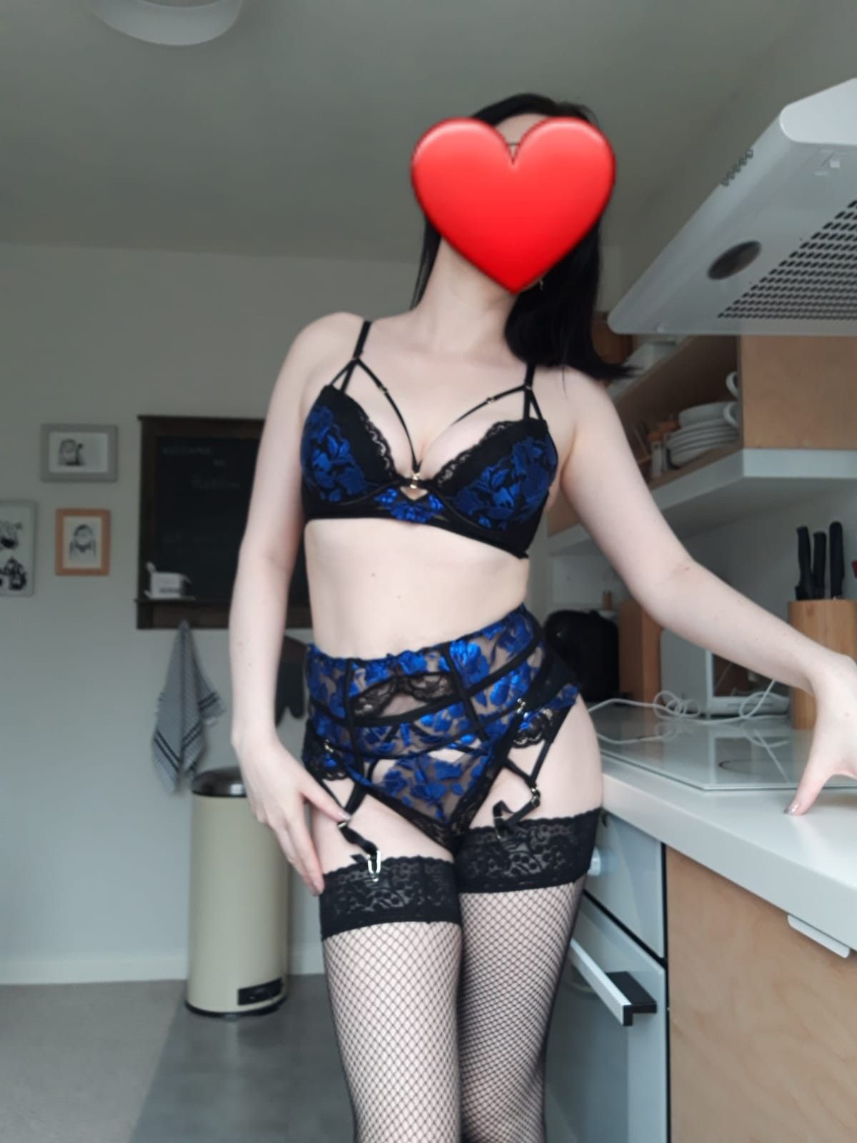 https://cdn.adultwork.com/gallery/G12/8675931.jpg